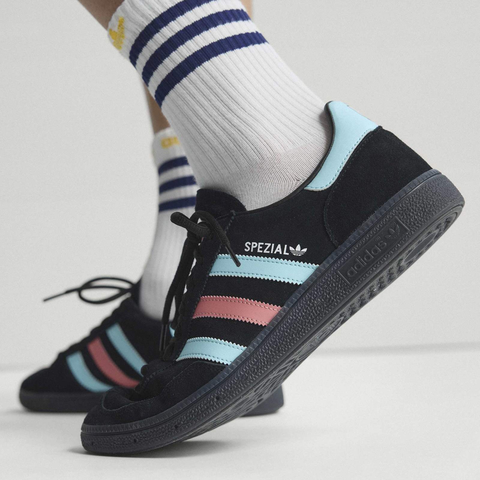 adidas Belgium Handball Spezial Regular-Fit Mens Shoes - Image 8