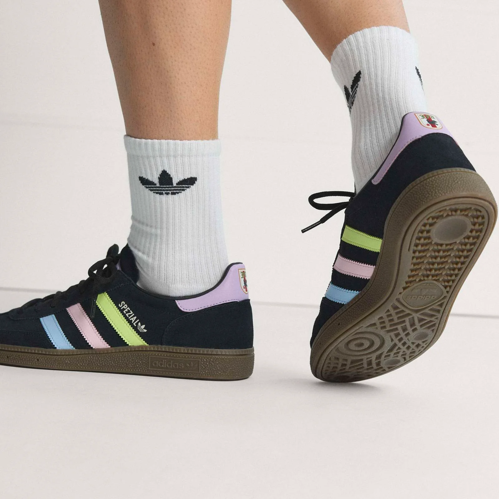 adidas Japan Handball Spezial Regular-Fit Mens Shoes - Image 8