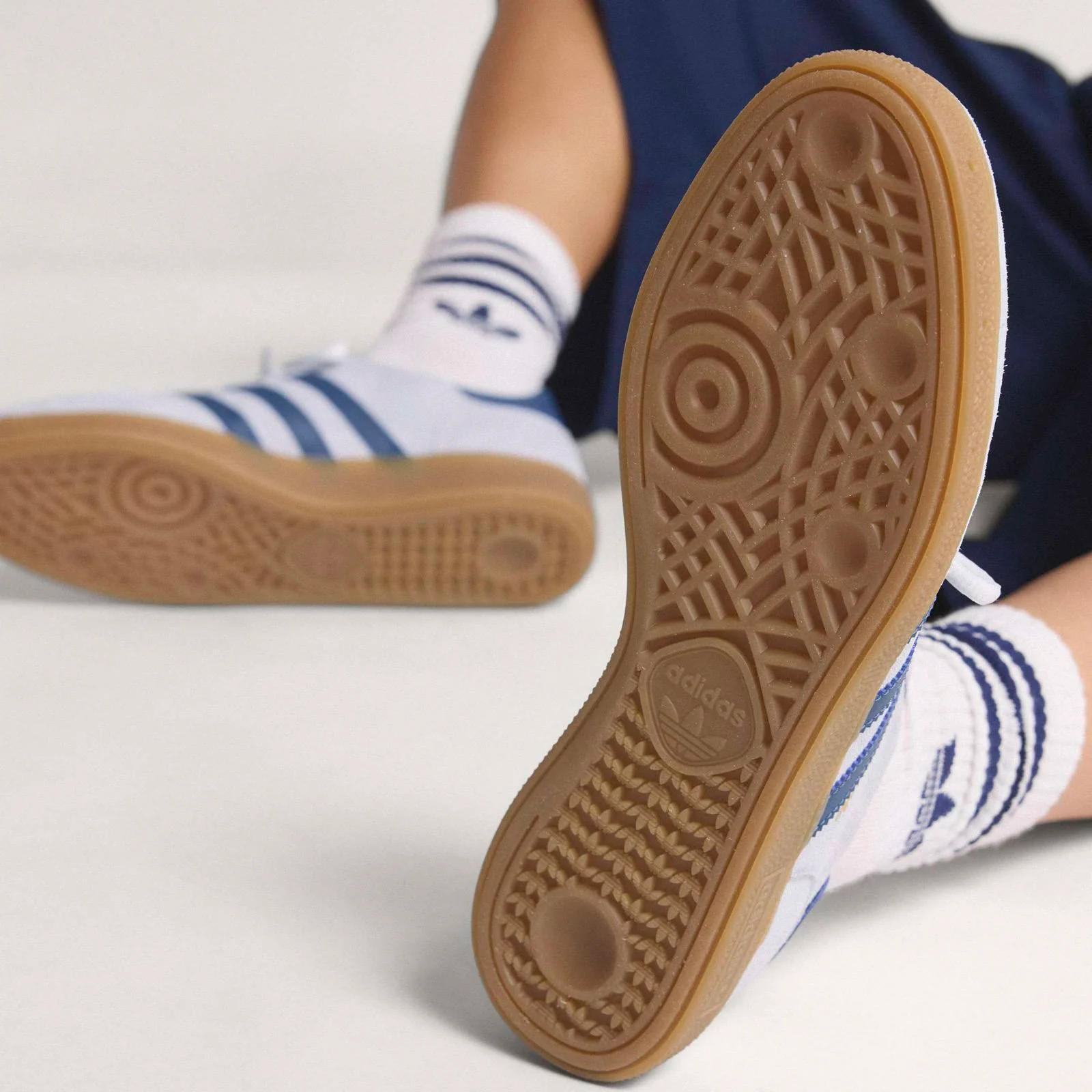 adidas Italy Handball Spezial Regular-Fit Mens Shoes - Image 9