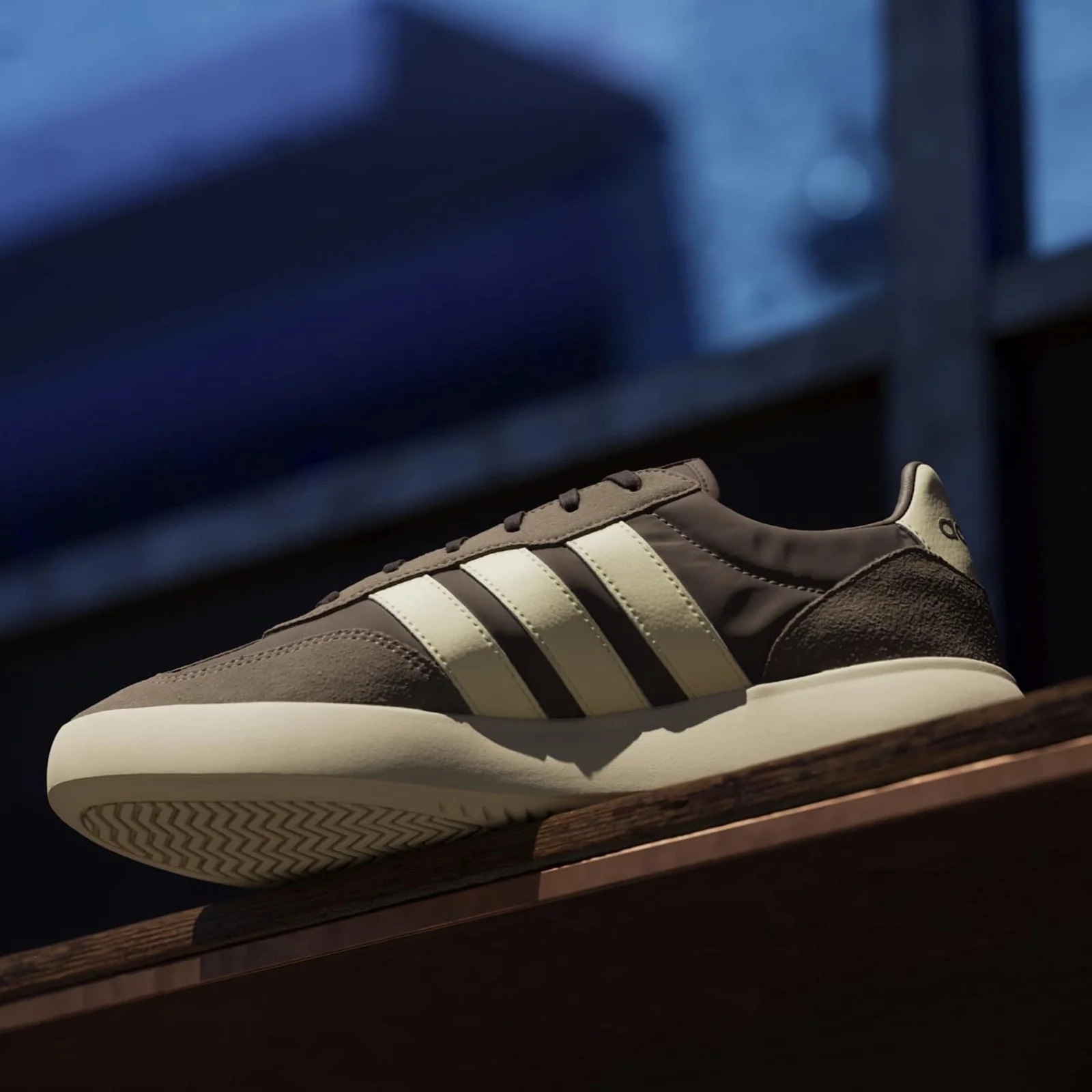 adidas Barreda Decode Mens Regular-Fit T-Toe Shoes - Image 10
