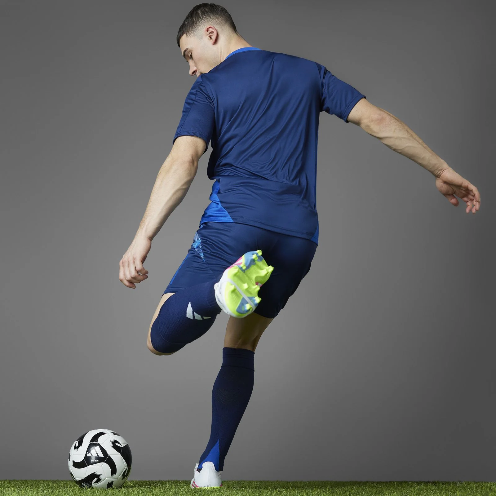adidas Predator League Fold-Over Tongue Adults Firm/Multi-Ground Football Boots - Image 13
