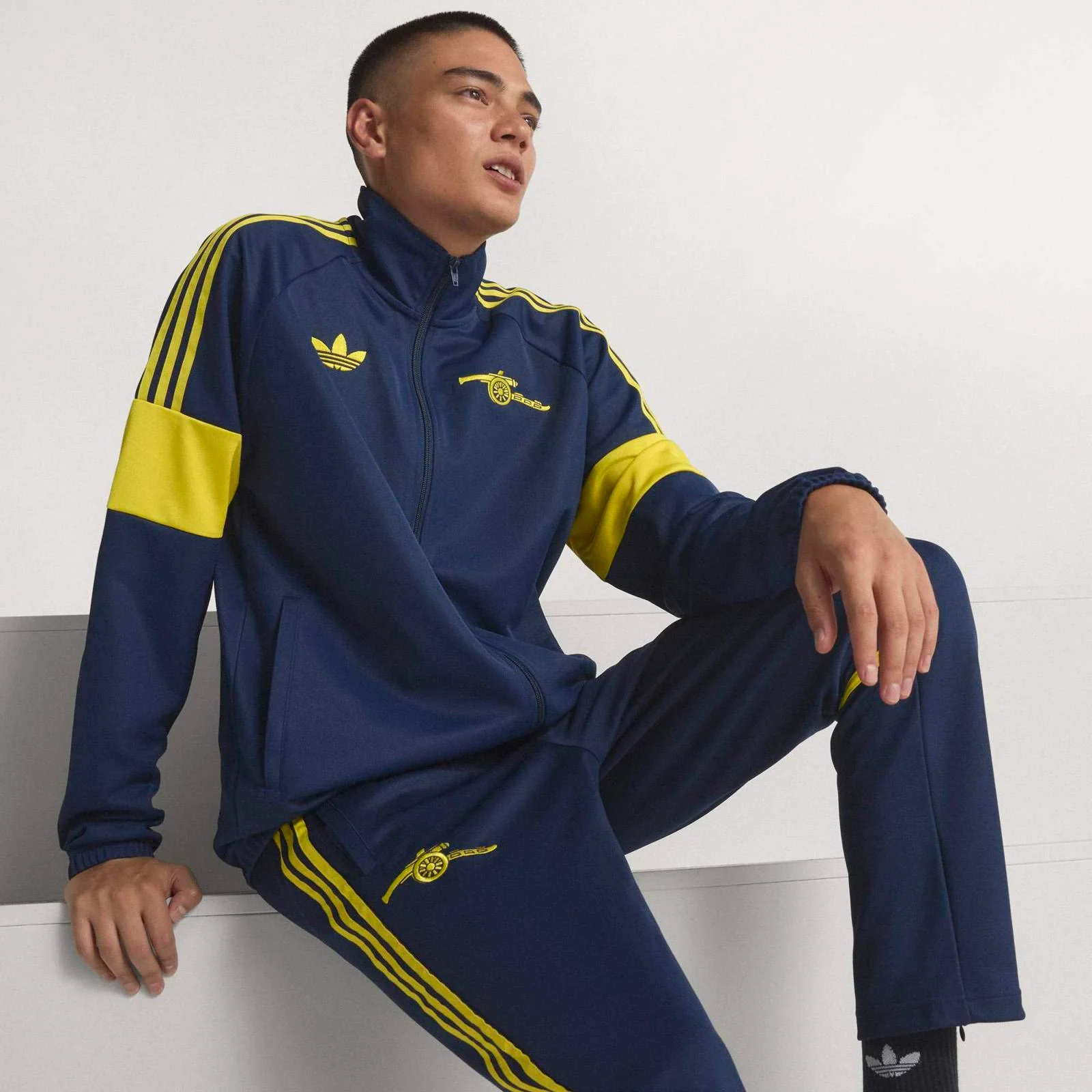 adidas Arsenal Football 2025/26 Adults Full-Zip Track Top - Image 5