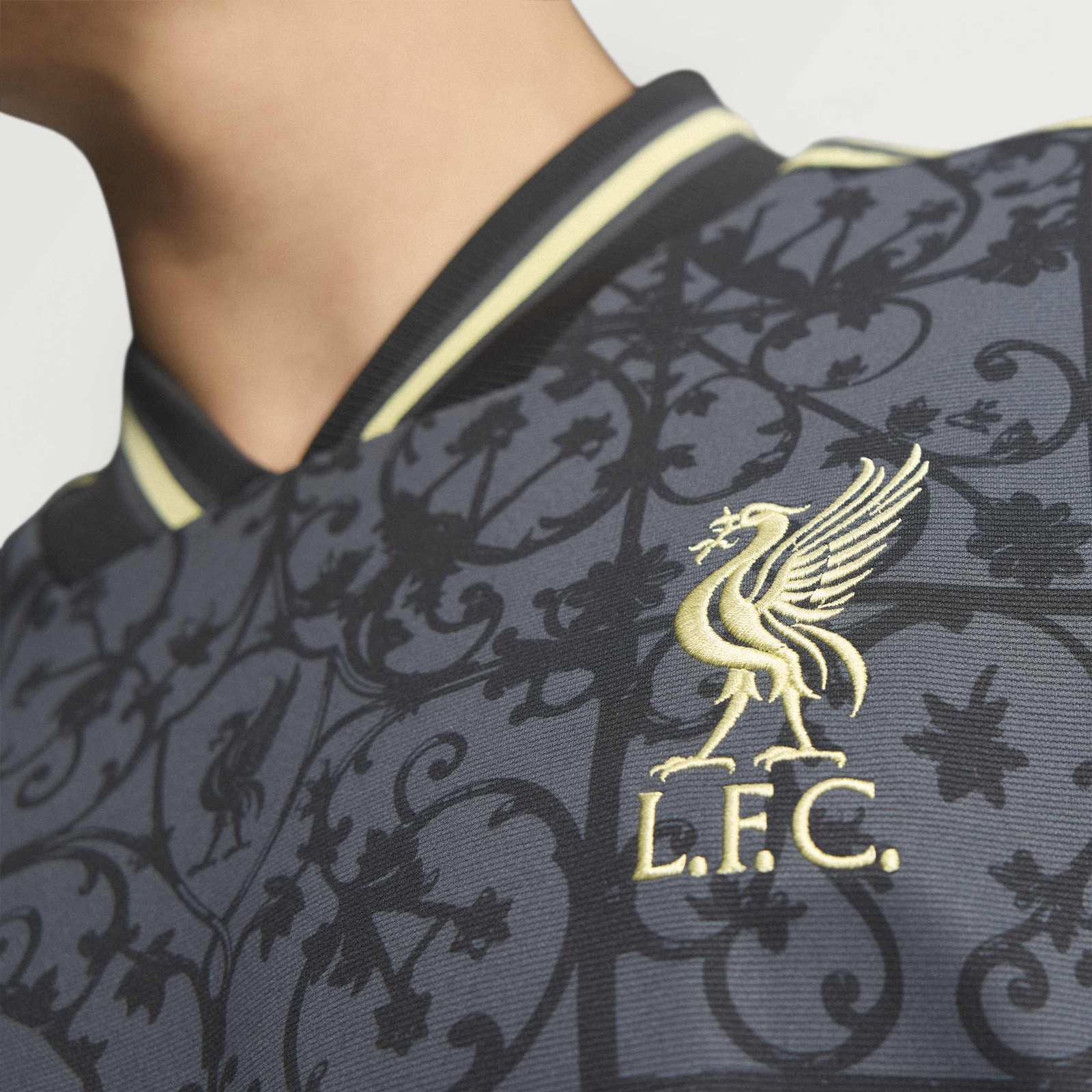 adidas Liverpool Football 2025/26 Adults Loose-Fit Jersey - Image 6