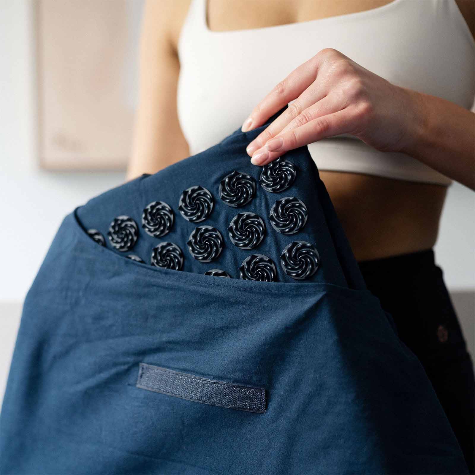 Bahe Acupressure Mat and Pillow Set - Image 6