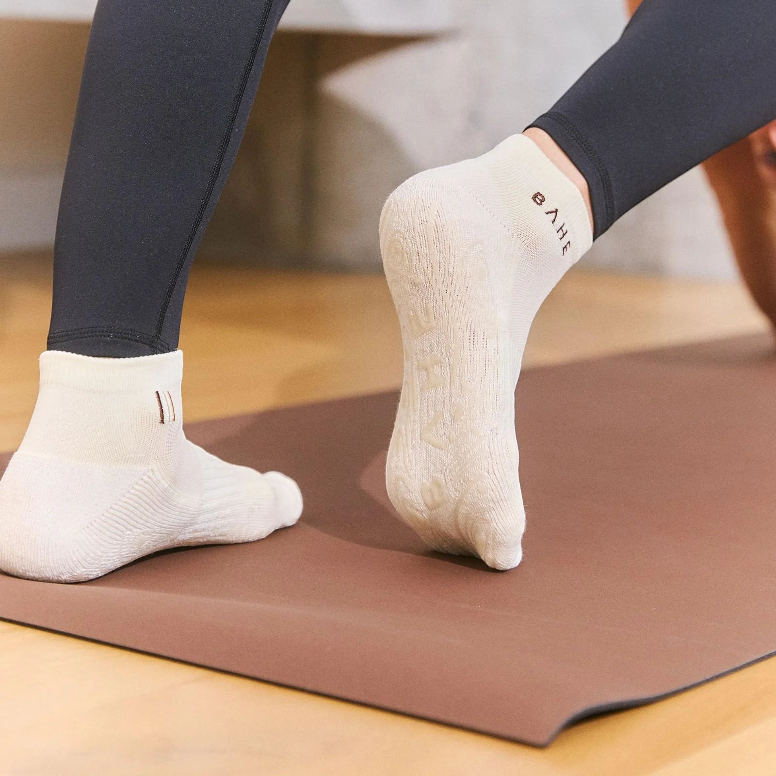 BAHE Studio Yoga / Pilates Grippy Ankle Socks 2-Pack - Image 11