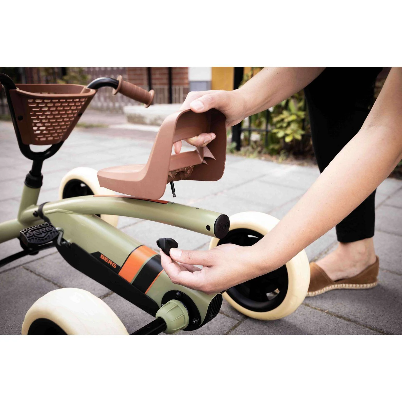 BERG Buzzy Retro 2-in-1 Green Go-Kart - Image 9