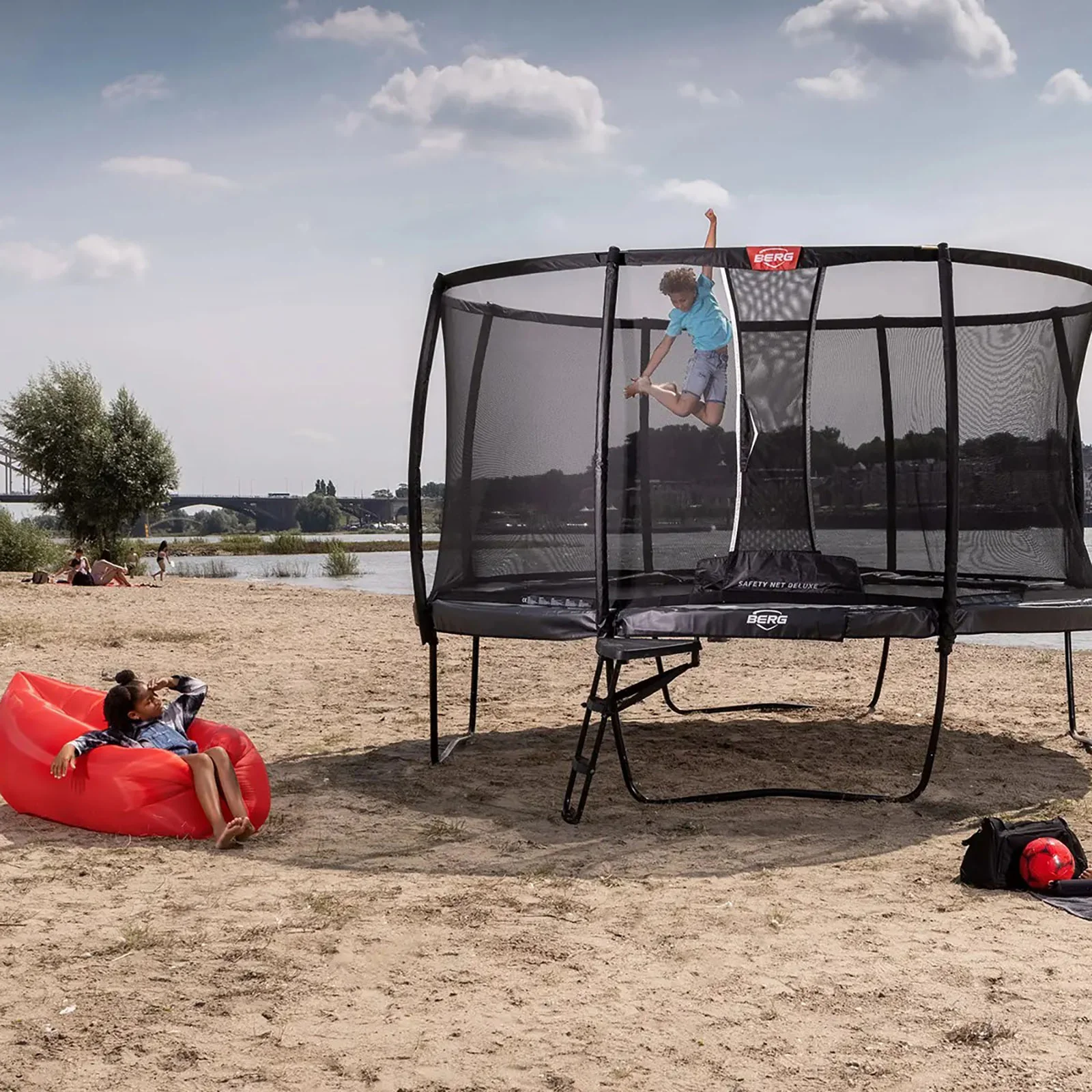 BERG Elite Regular 430 Trampoline Grey + Safety Net DLX XL - Image 2