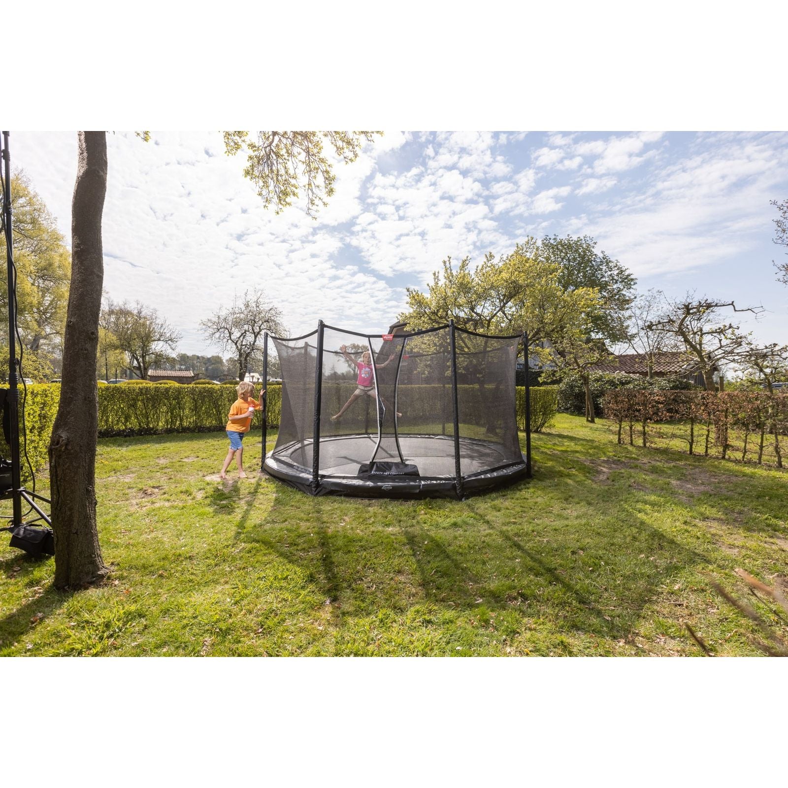 BERG Favorit InGround 430 Trampoline Grey + Safety Net Comfort - Image 2