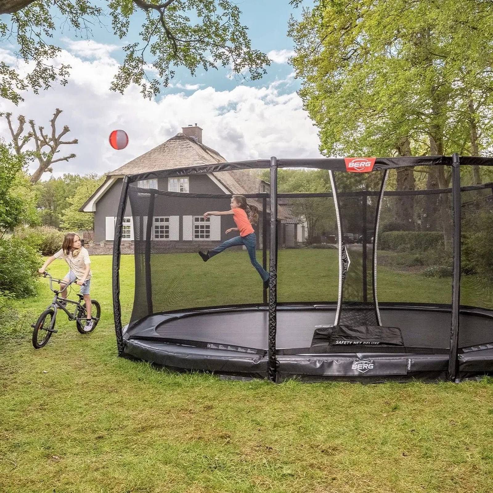 BERG Grand Champion InGround 470 Trampoline Grey + Safety Net Deluxe - Image 2