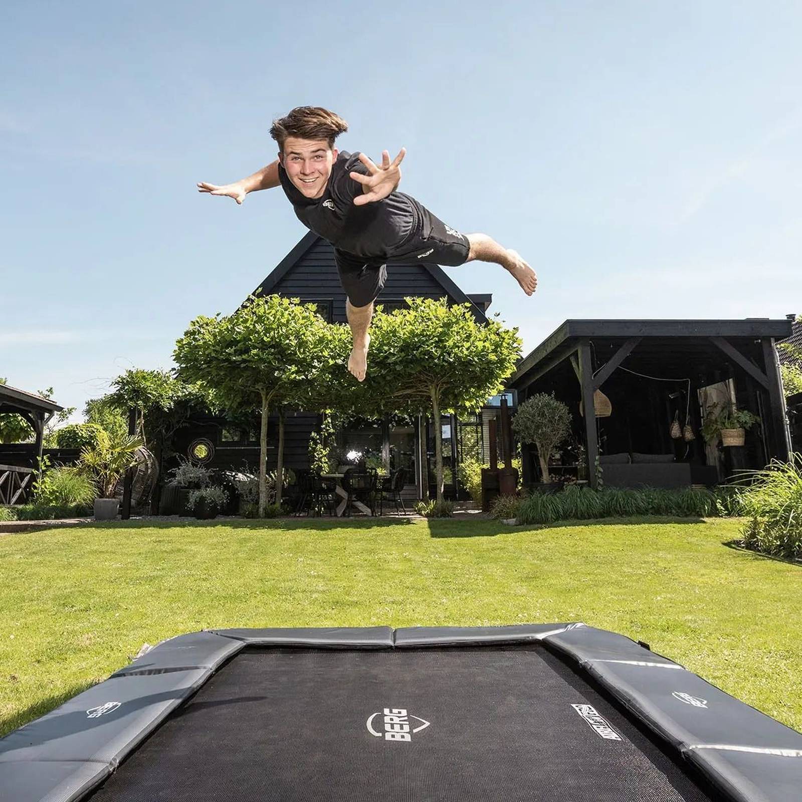 BERG SPORTS Ultim Champion FlatGround 330 Trampoline Grey - Image 3