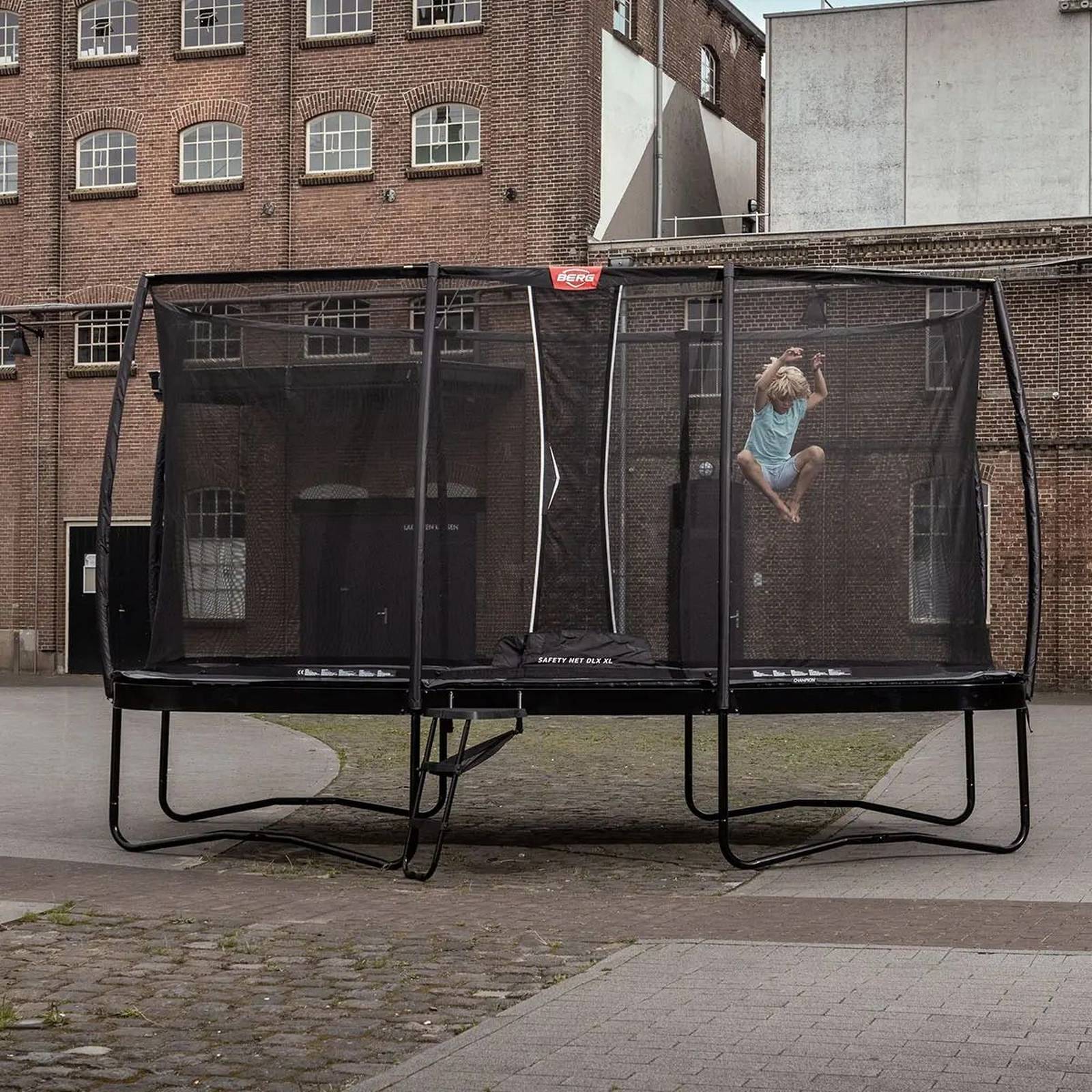 BERG Ultim Champion Regular 330 Trampoline Grey + Safety Net Deluxe - Image 2