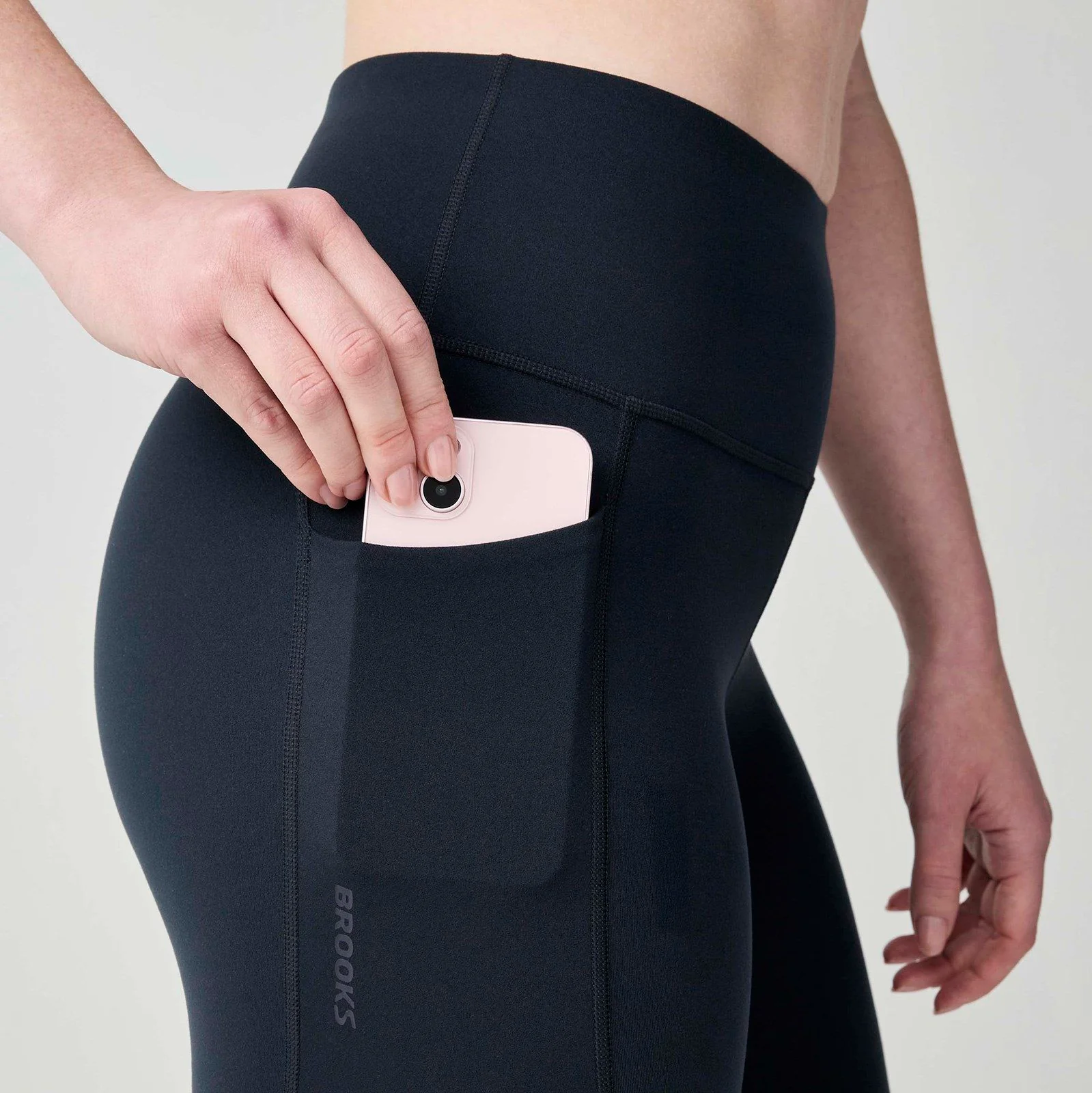Brooks Chaser Ultra-Soft Womens 7/8 Running Leggings - Image 3
