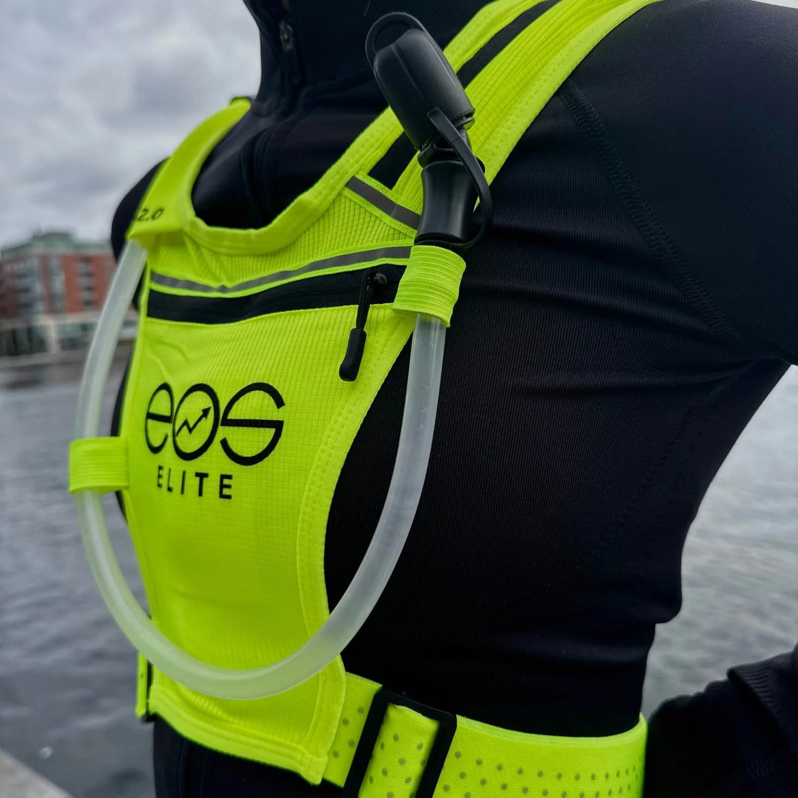 EOS Elite IlluminLight Reflective Running Vest - Image 5