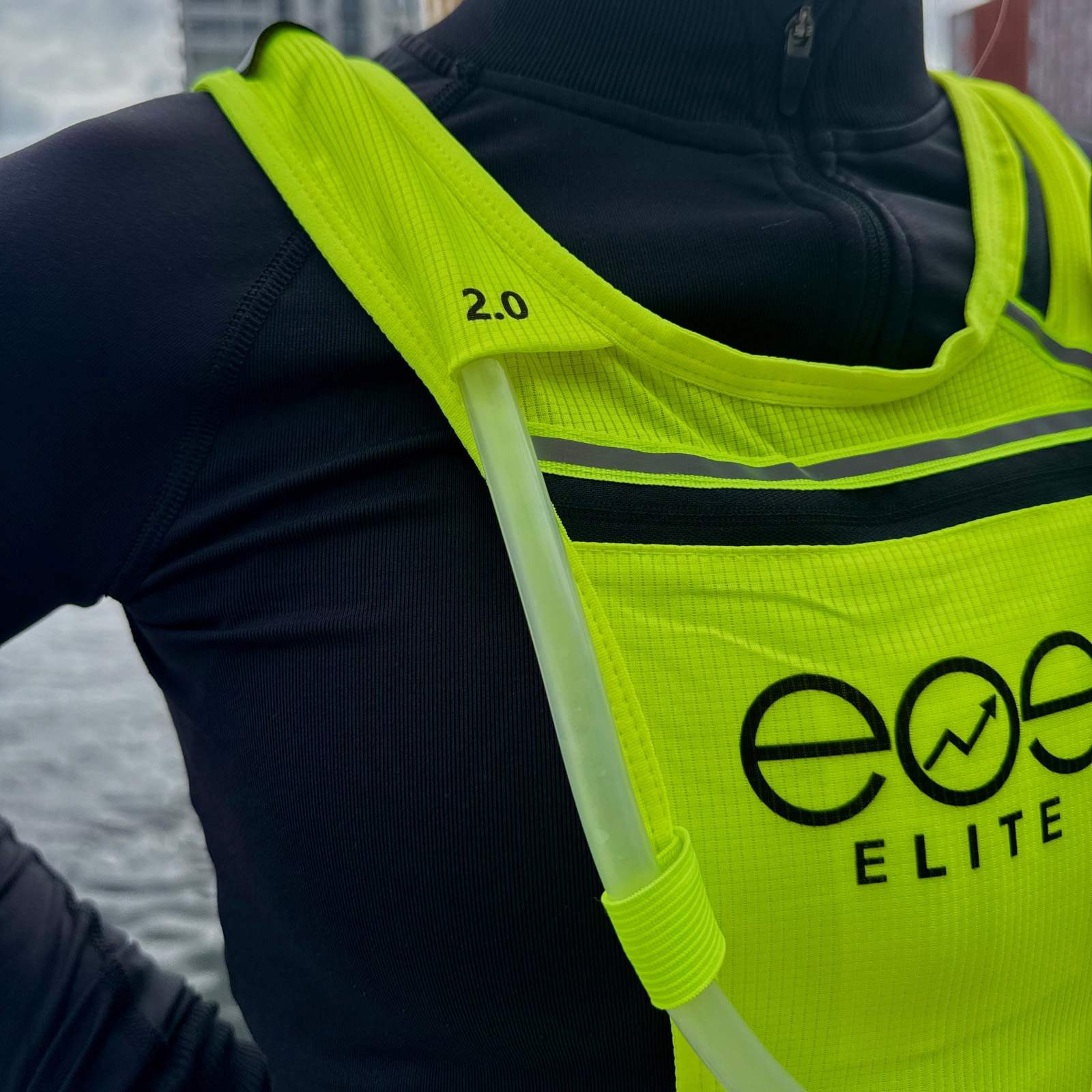 EOS Elite IlluminLight Reflective Running Vest - Image 6
