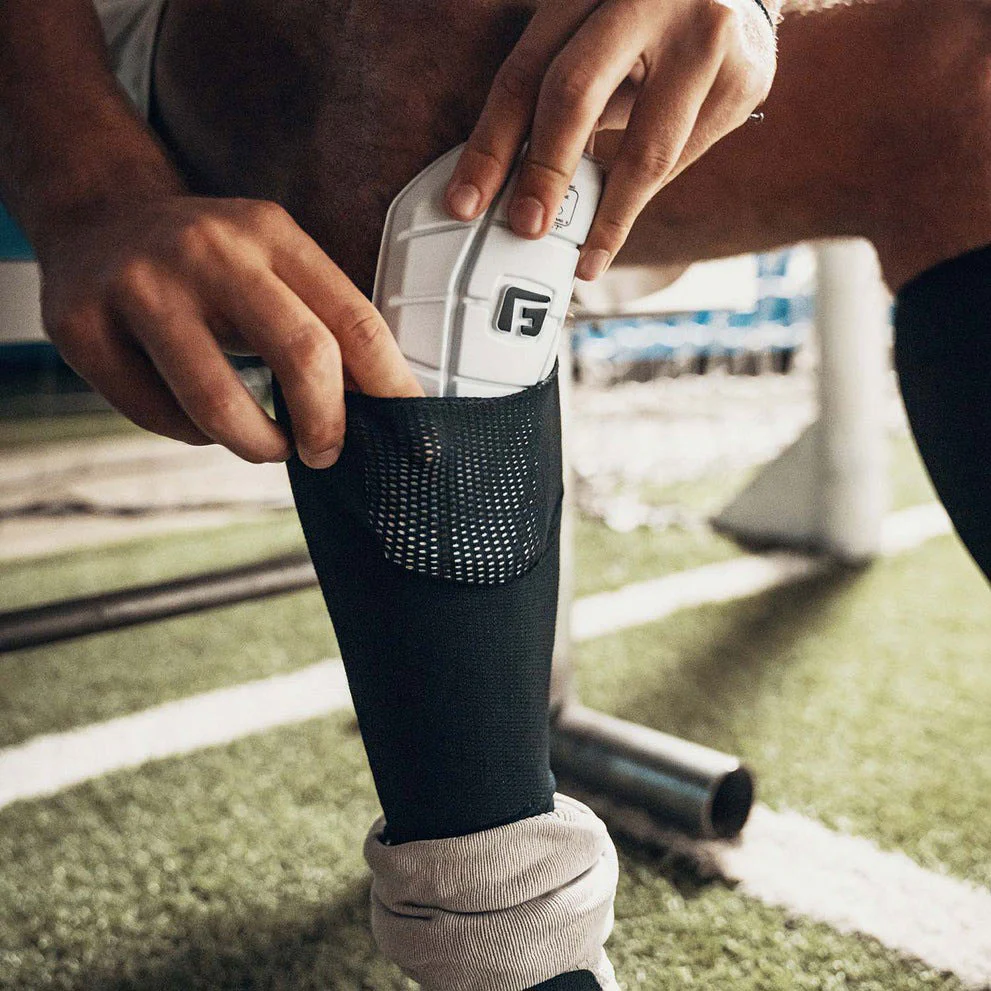 G Form Pro S Blade Soccor Shin Guards - Image 2