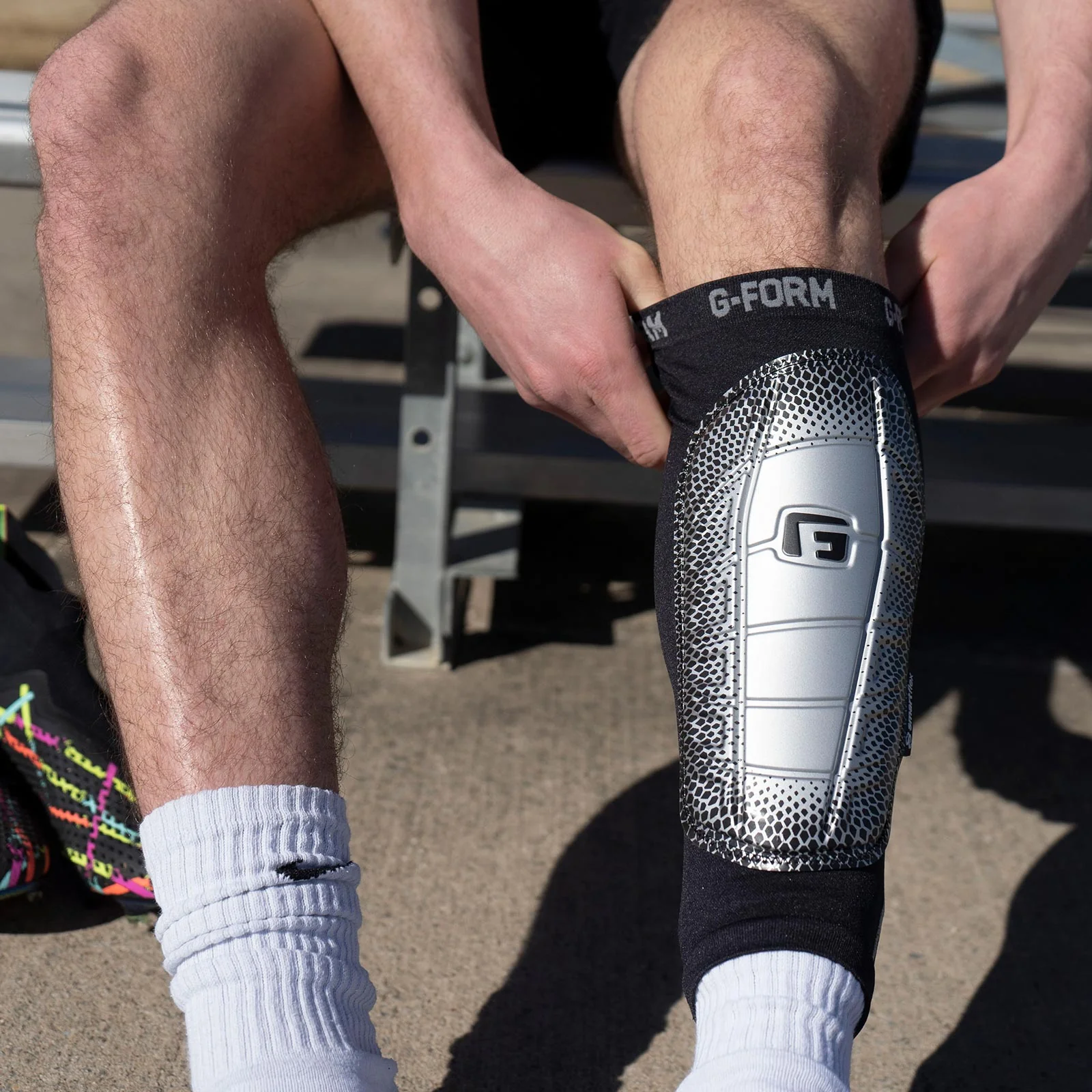 G Form Pro S Elite 2 Shin Guards - Image 4