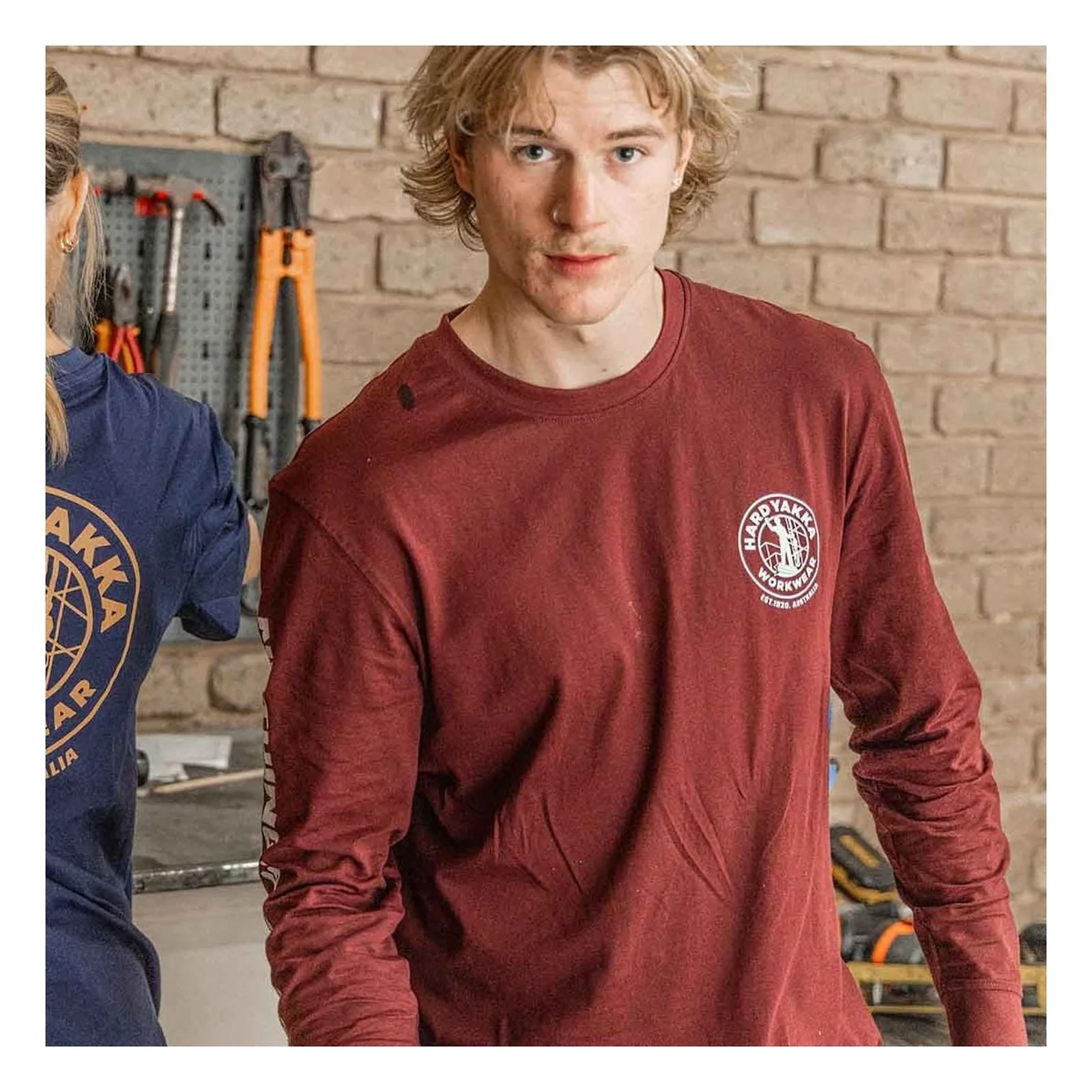 Hard Yakka Mens Heritage Icon Long Sleeve Tee Burgundy - Image 6
