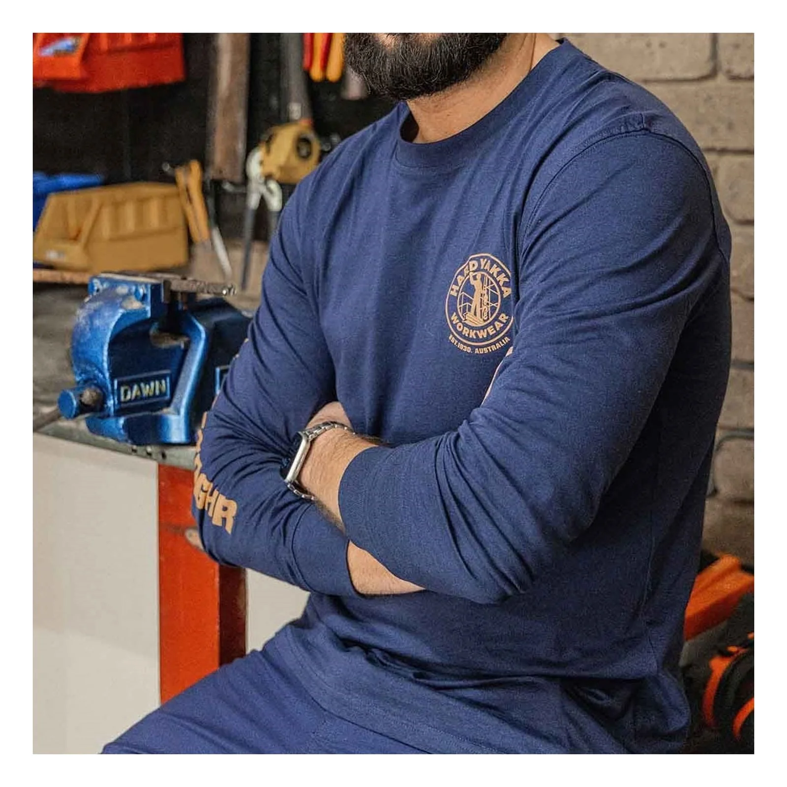 Hard Yakka Mens Heritage Icon Long Sleeve Tee Navy - Image 6