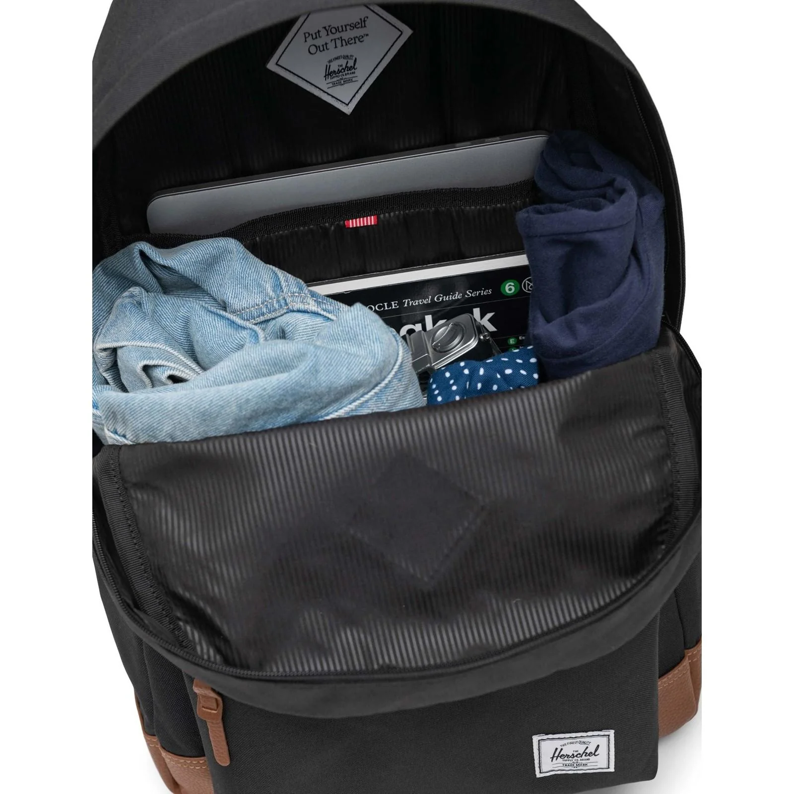 Herschel Bags Unisex Herschel Heritage Backpack Black/Tan - Image 4