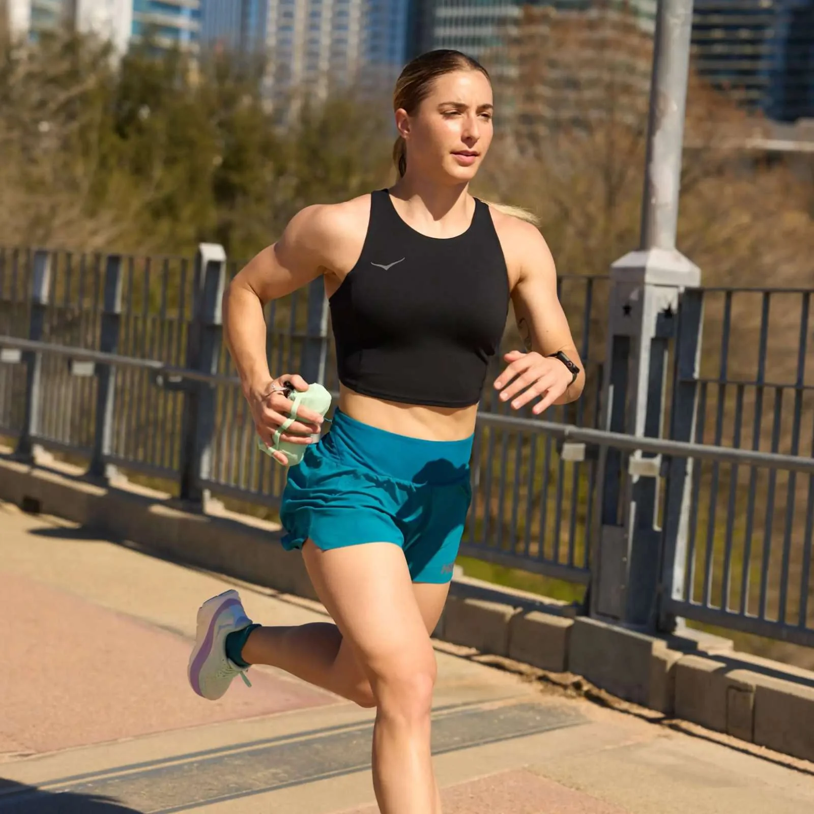 Hoka Elaro Crop Womens Low-Impact Sports Bra - Image 5