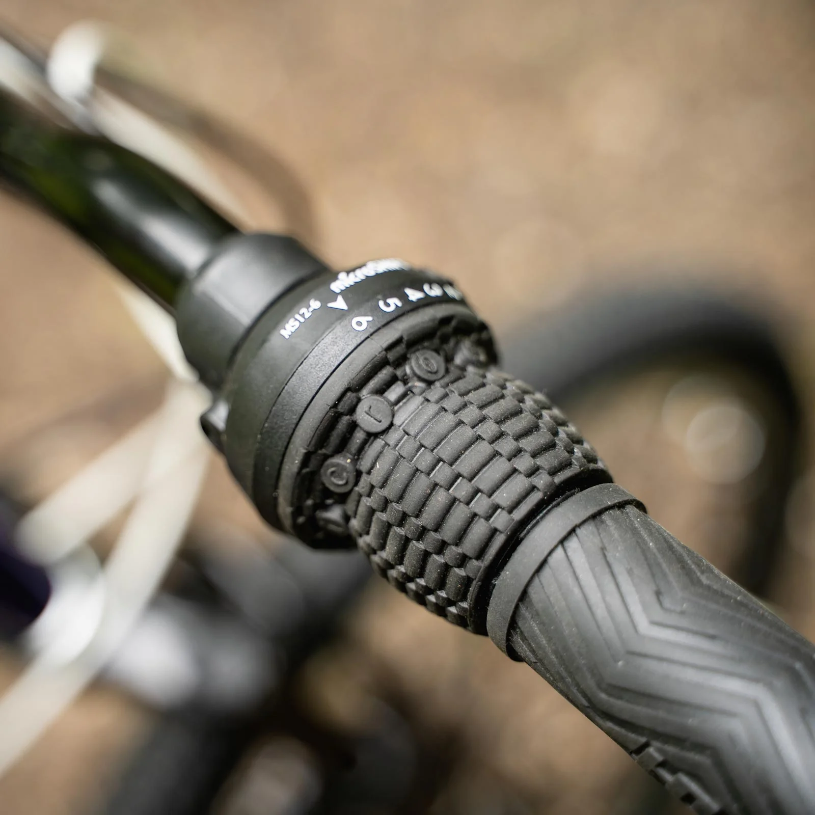Huffy Extent 24” Kids Mountain Bike - Image 3
