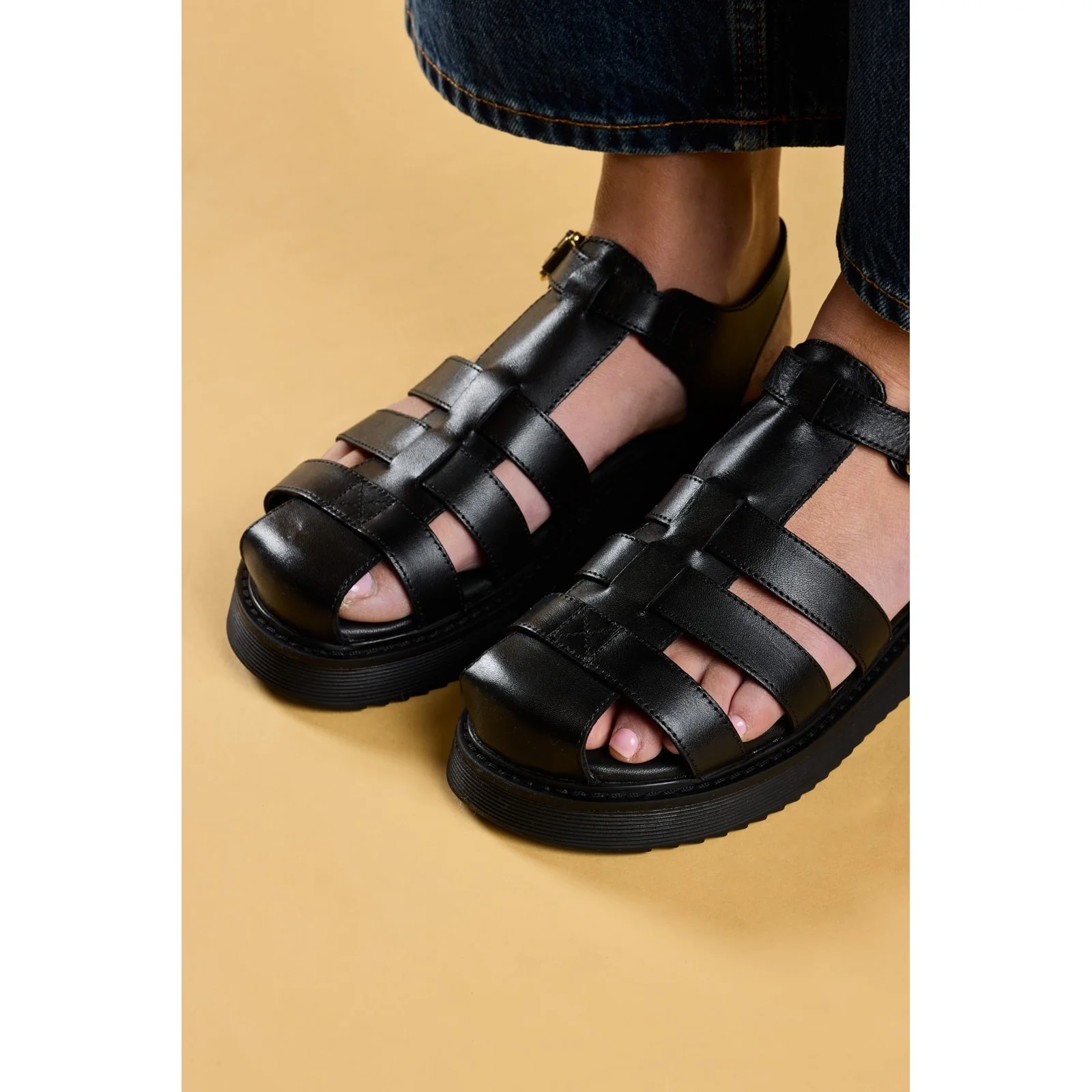 Hush Puppies Womens Cassandra Gladiator Sandal Black - Image 5