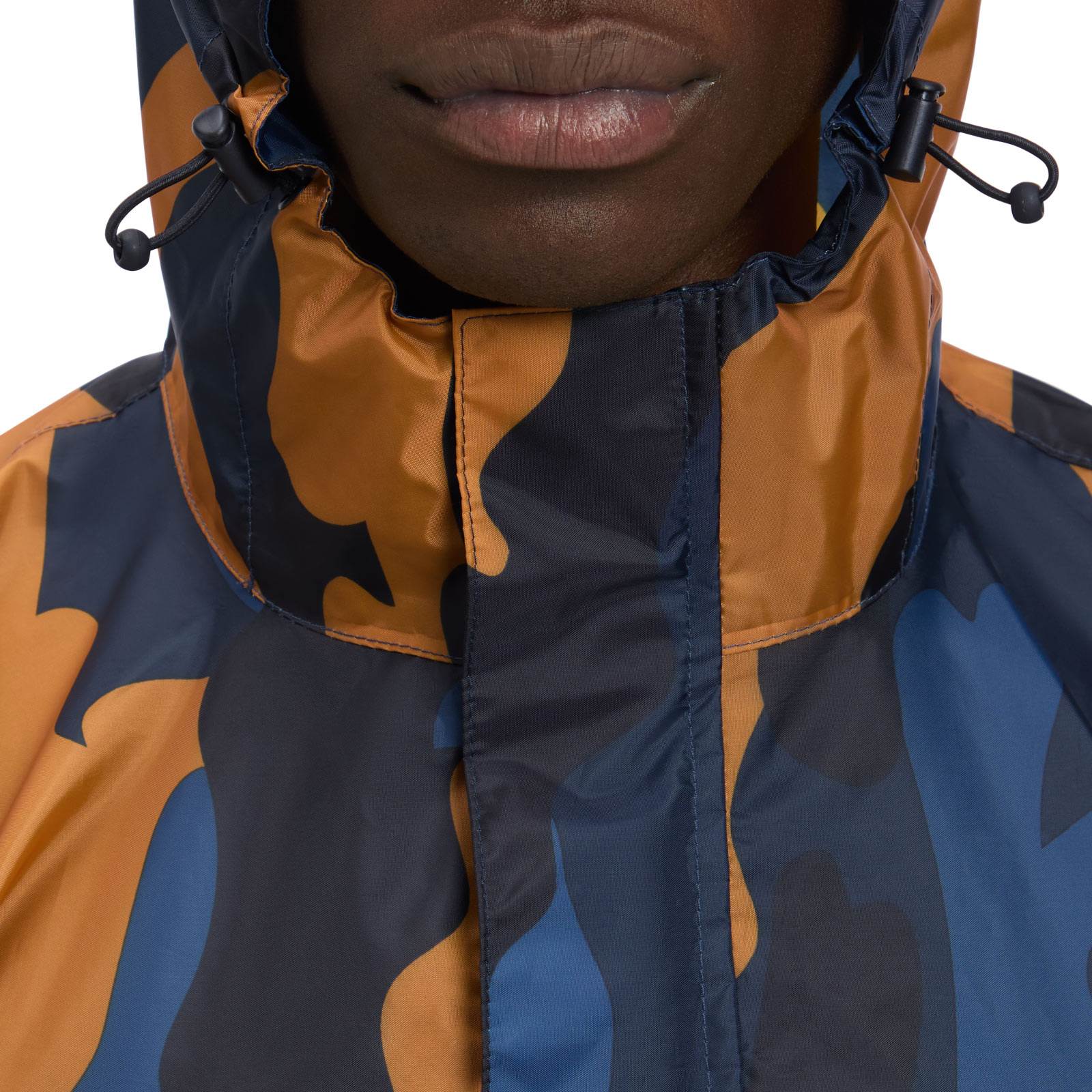 McKinley Lambaol III Mens Waterproof Rain Poncho - Image 4
