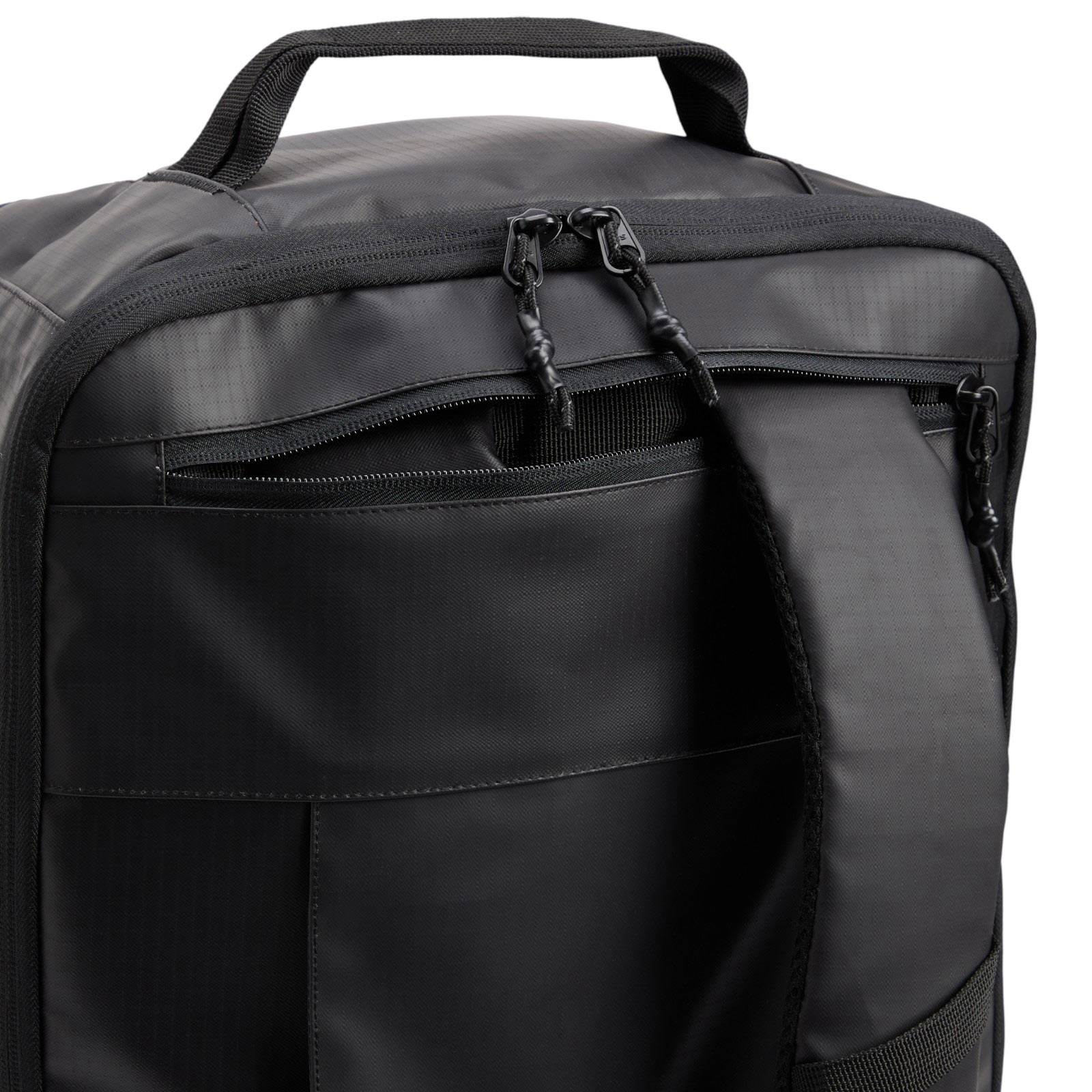 McKinley Nisa 40-litre Lightweight Travel Backpack - Image 3