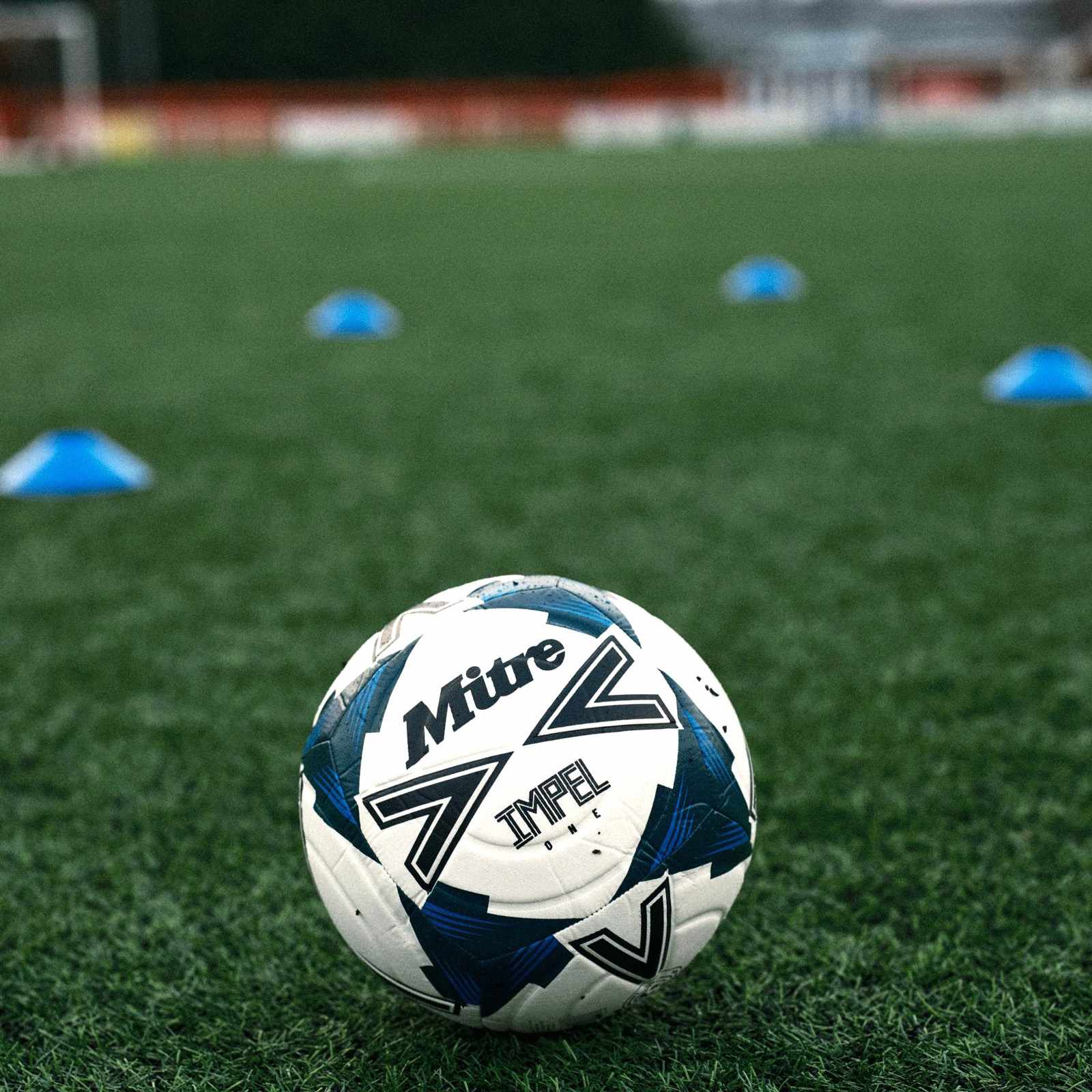 Mitre Impel One Hyperflow Groove Football - 10 Pack - Image 11