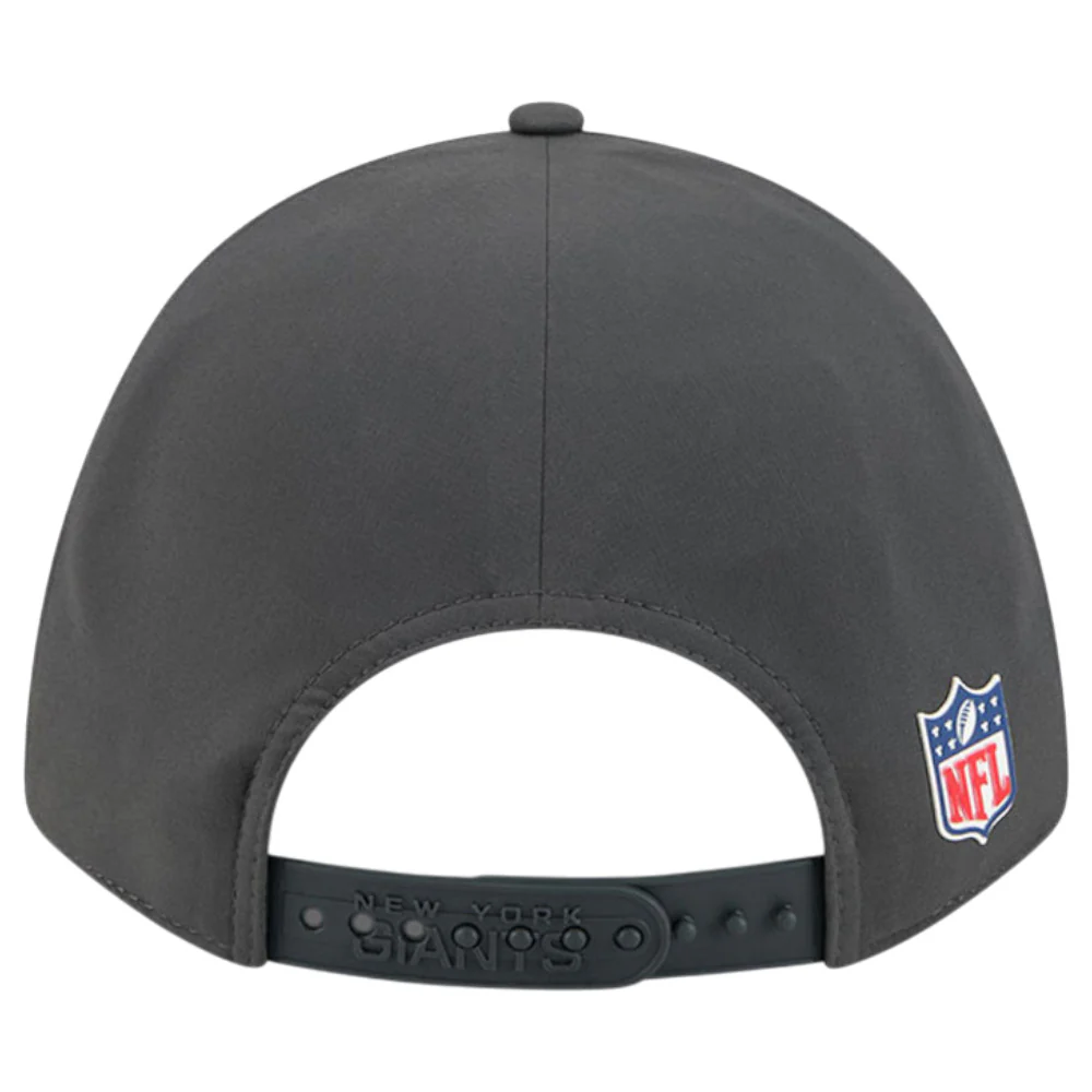 New Era NFL Sideline 2025 Giants 9Forty Adjustable Cap - Image 3