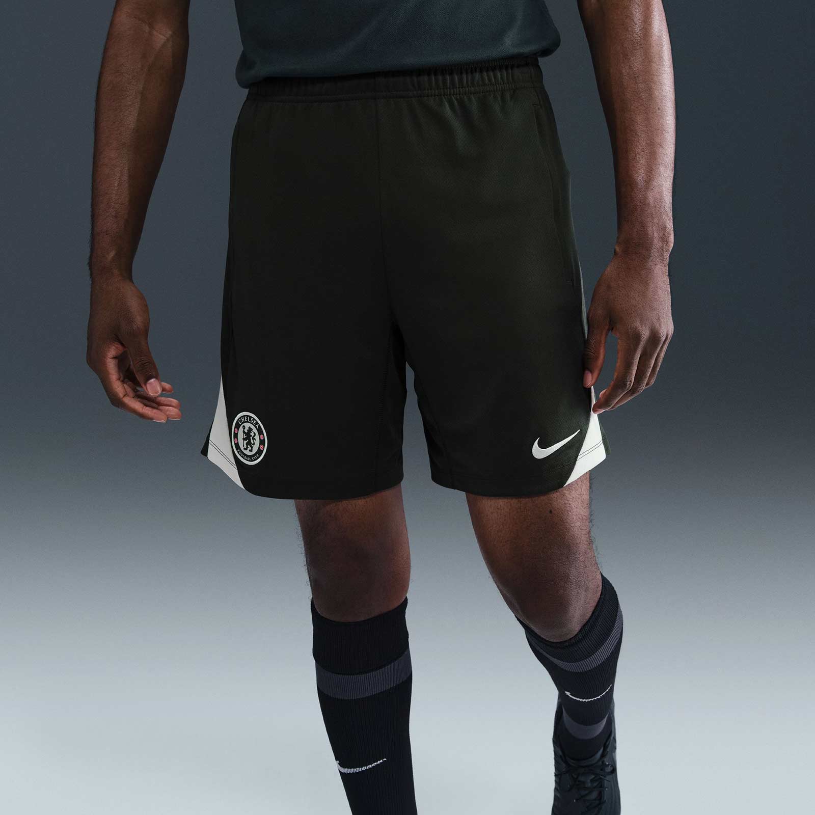 Nike Chelsea FC 2025 / 26 Mens Strike Drill Short - Image 3