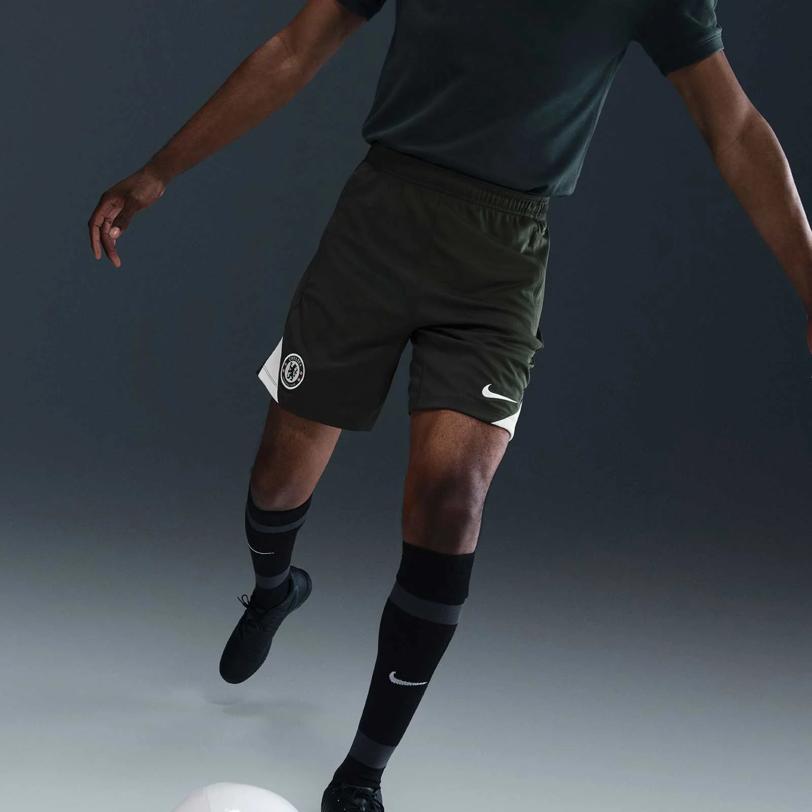 Nike Chelsea FC 2025 / 26 Mens Strike Drill Short - Image 4
