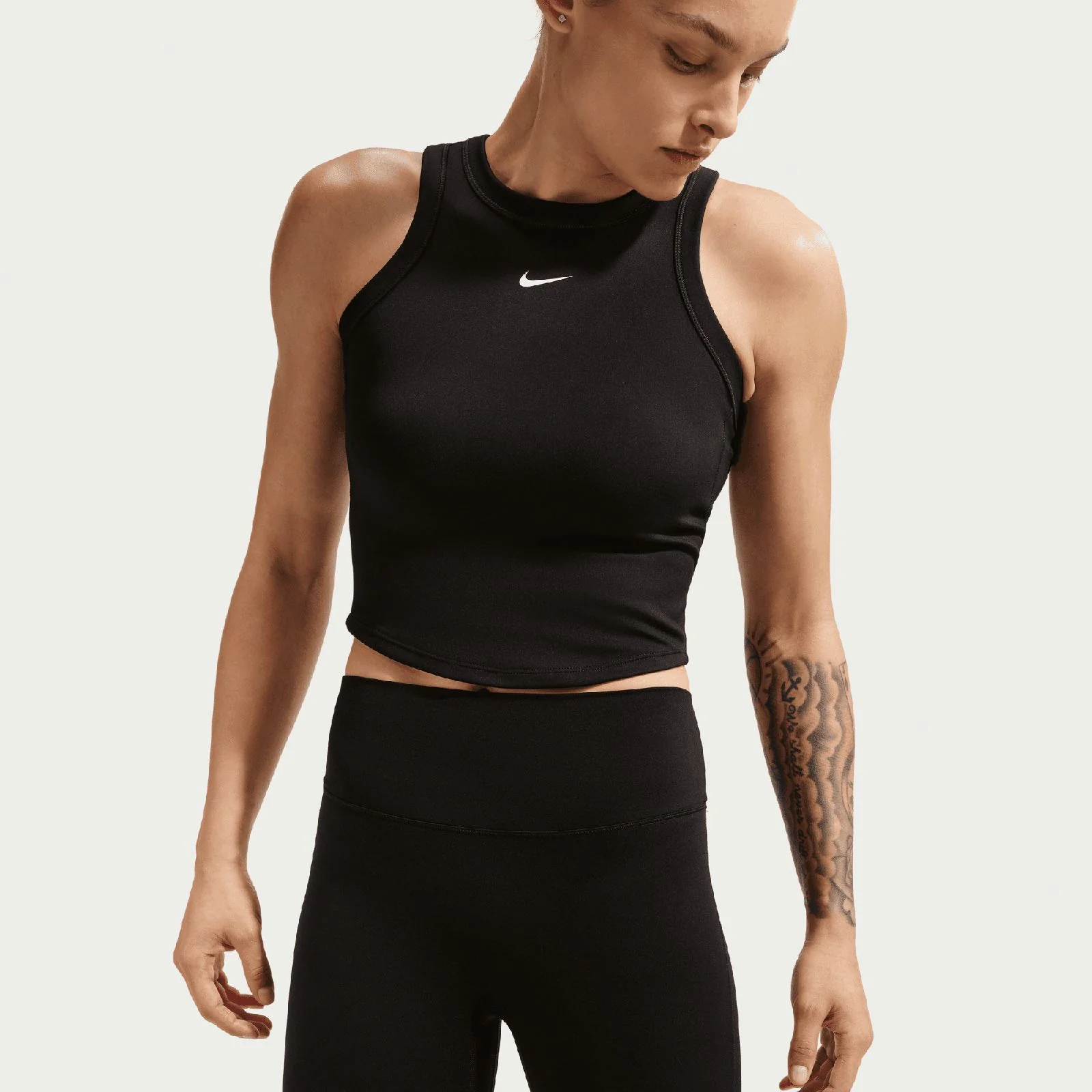 Nike One Womens High-Waisted 8" Biker Shorts - Image 3