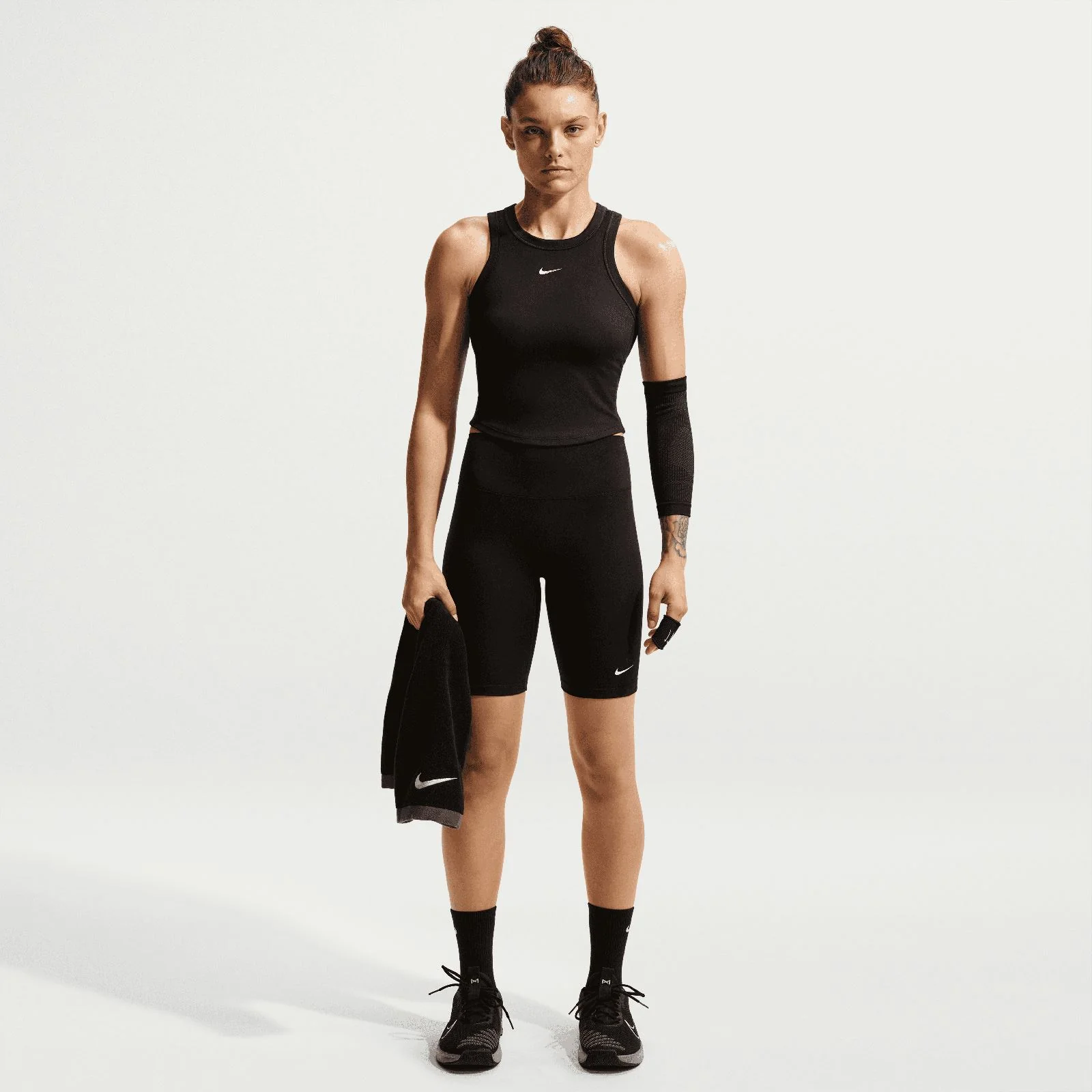 Nike One Womens High-Waisted 8" Biker Shorts - Image 6