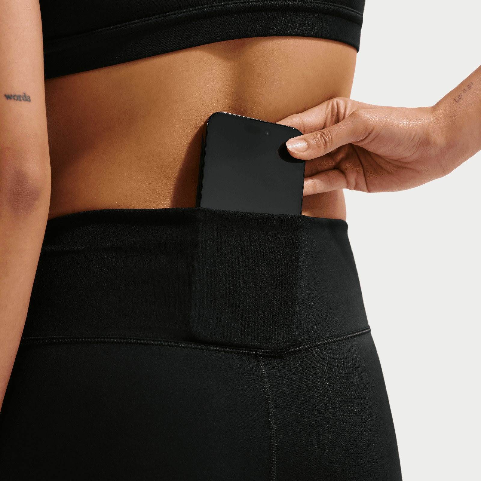 Nike One Womens High-Waisted Capri Leggings - Image 4