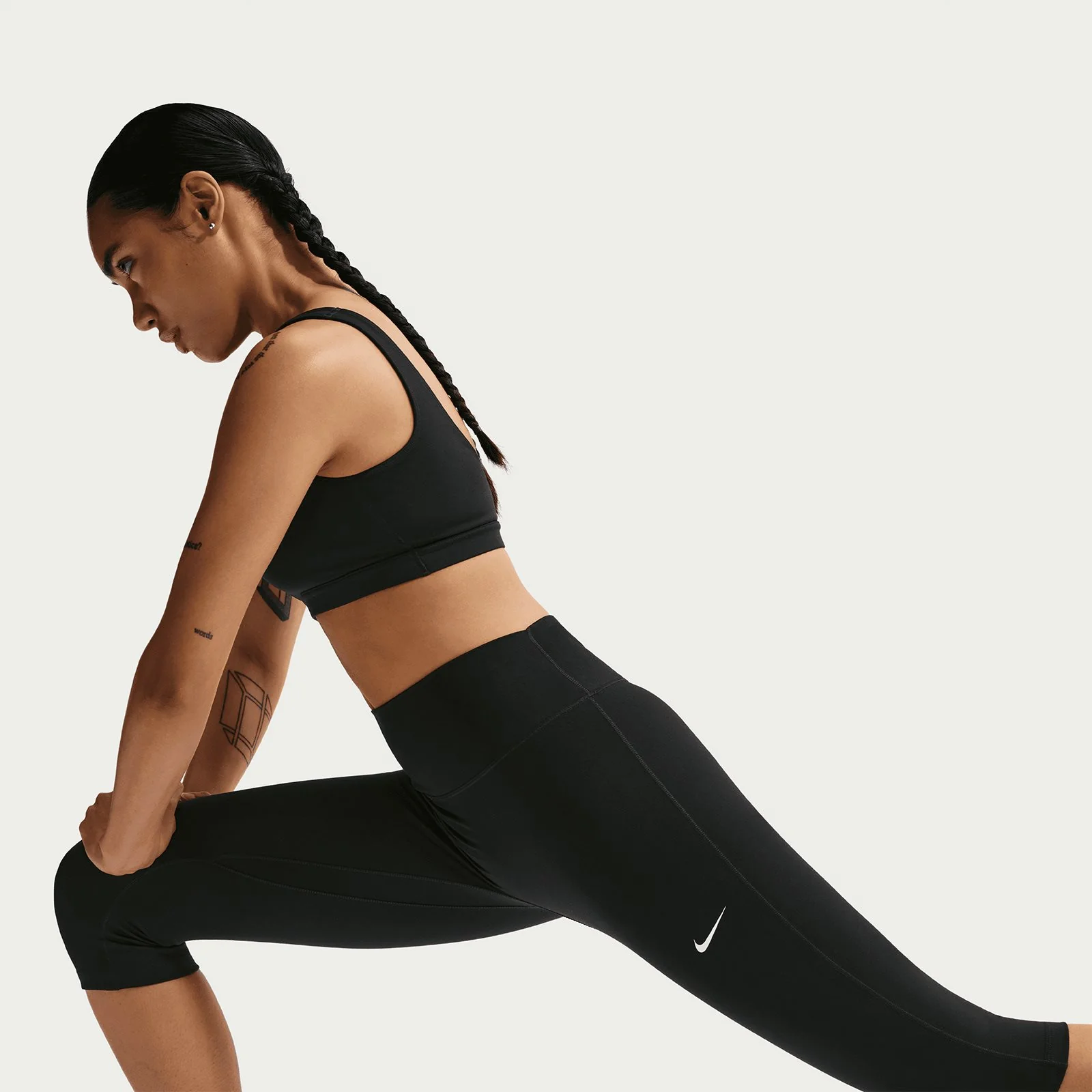 Nike One Womens High-Waisted Capri Leggings - Image 5