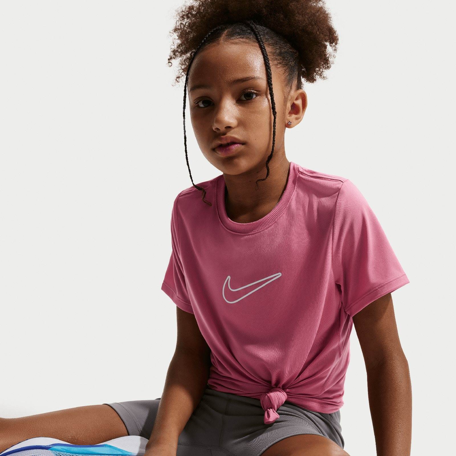 Nike One Fitted Kids Dri-FIT Short-Sleeve Top - Image 5