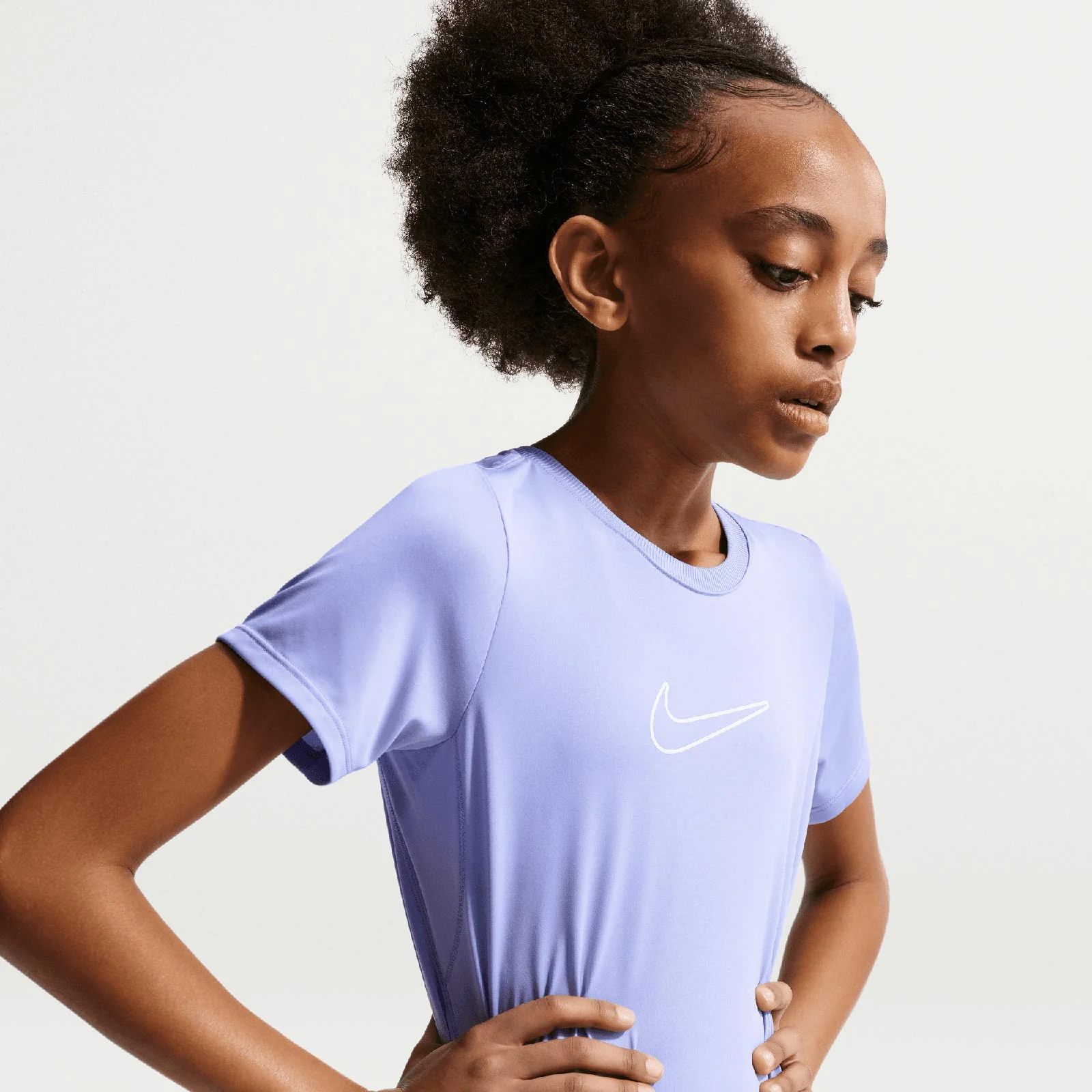 Nike One Fitted Kids Dri-FIT Short-Sleeve Top - Image 5