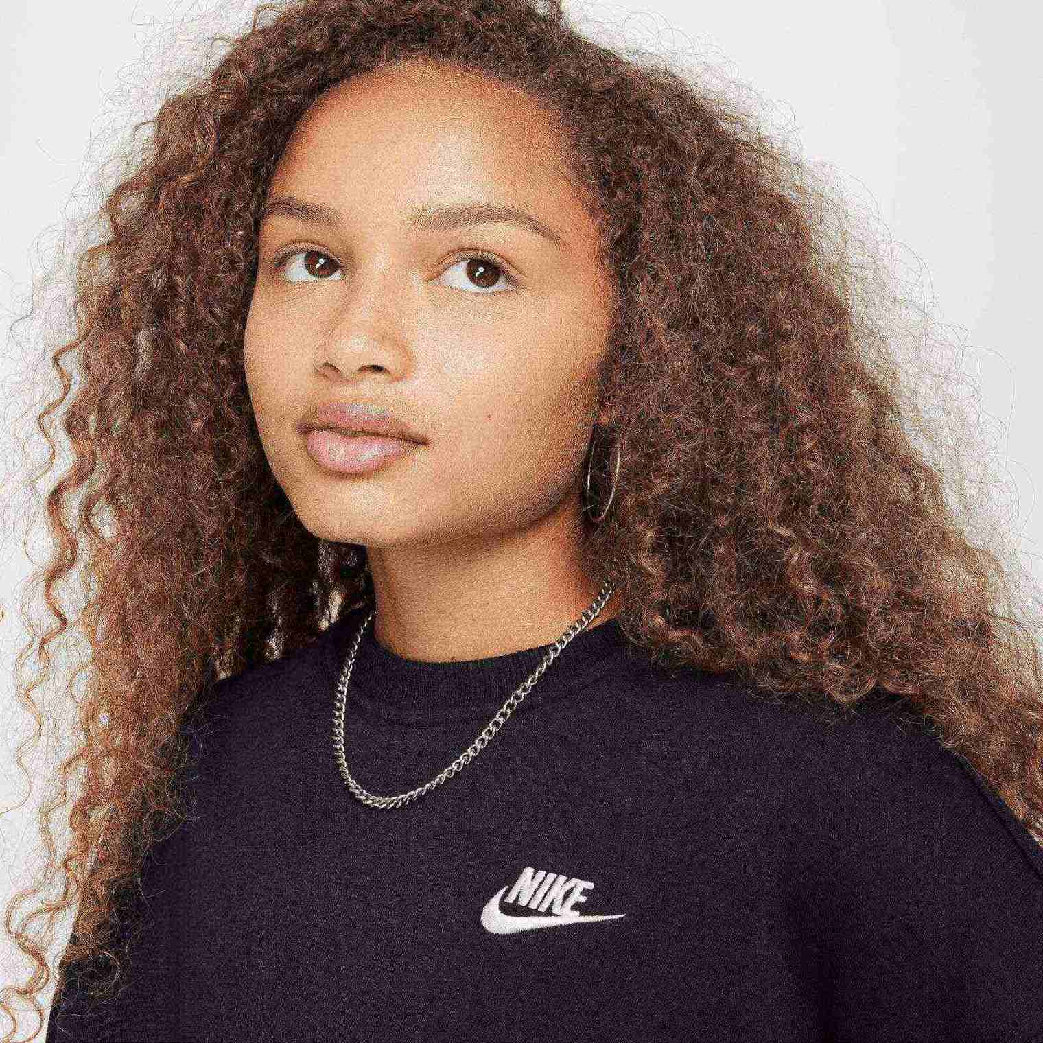 Nike Sportswear Club Fleece Girls Boxy Crew-Neck Sweatshirt - Image 3