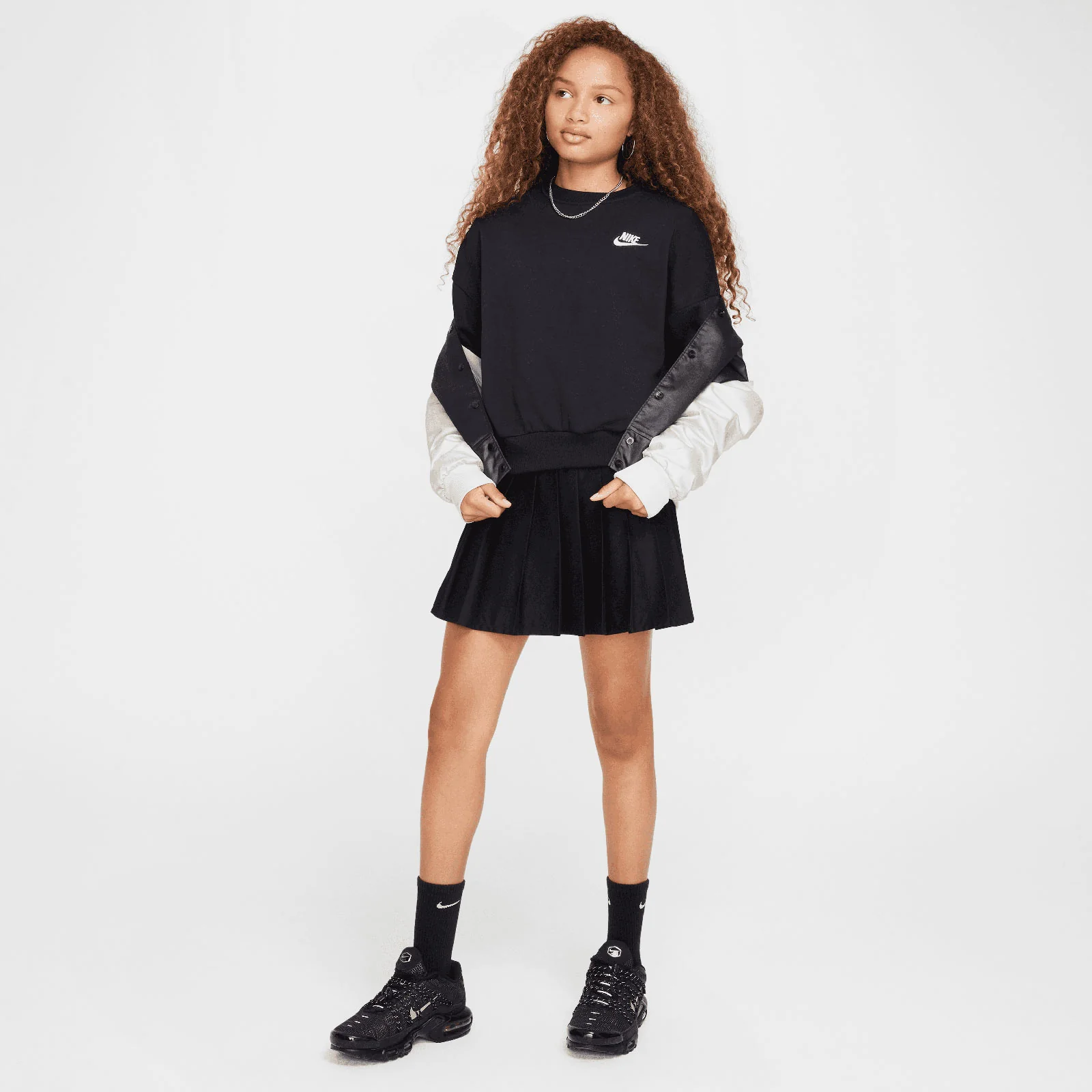 Nike Sportswear Club Fleece Girls Boxy Crew-Neck Sweatshirt - Image 4