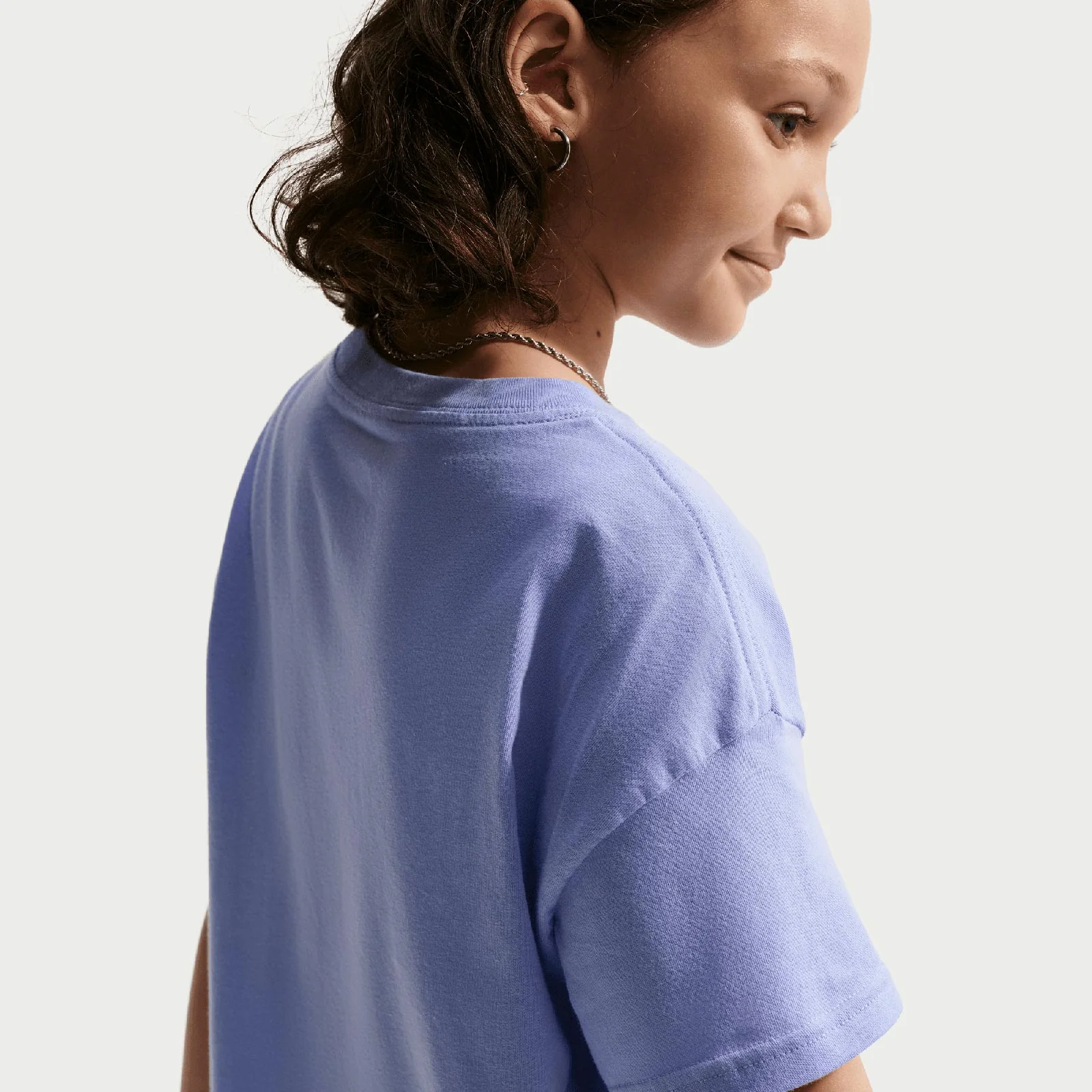 Nike Sportswear Essential Kids T-Shirt - Image 4