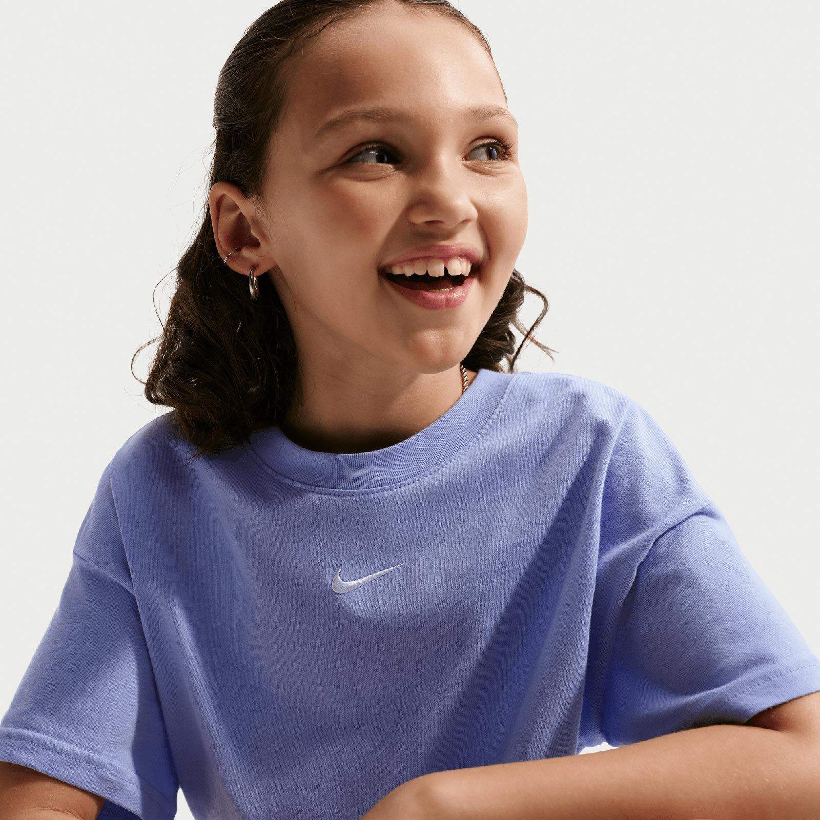 Nike Sportswear Essential Kids T-Shirt - Image 5