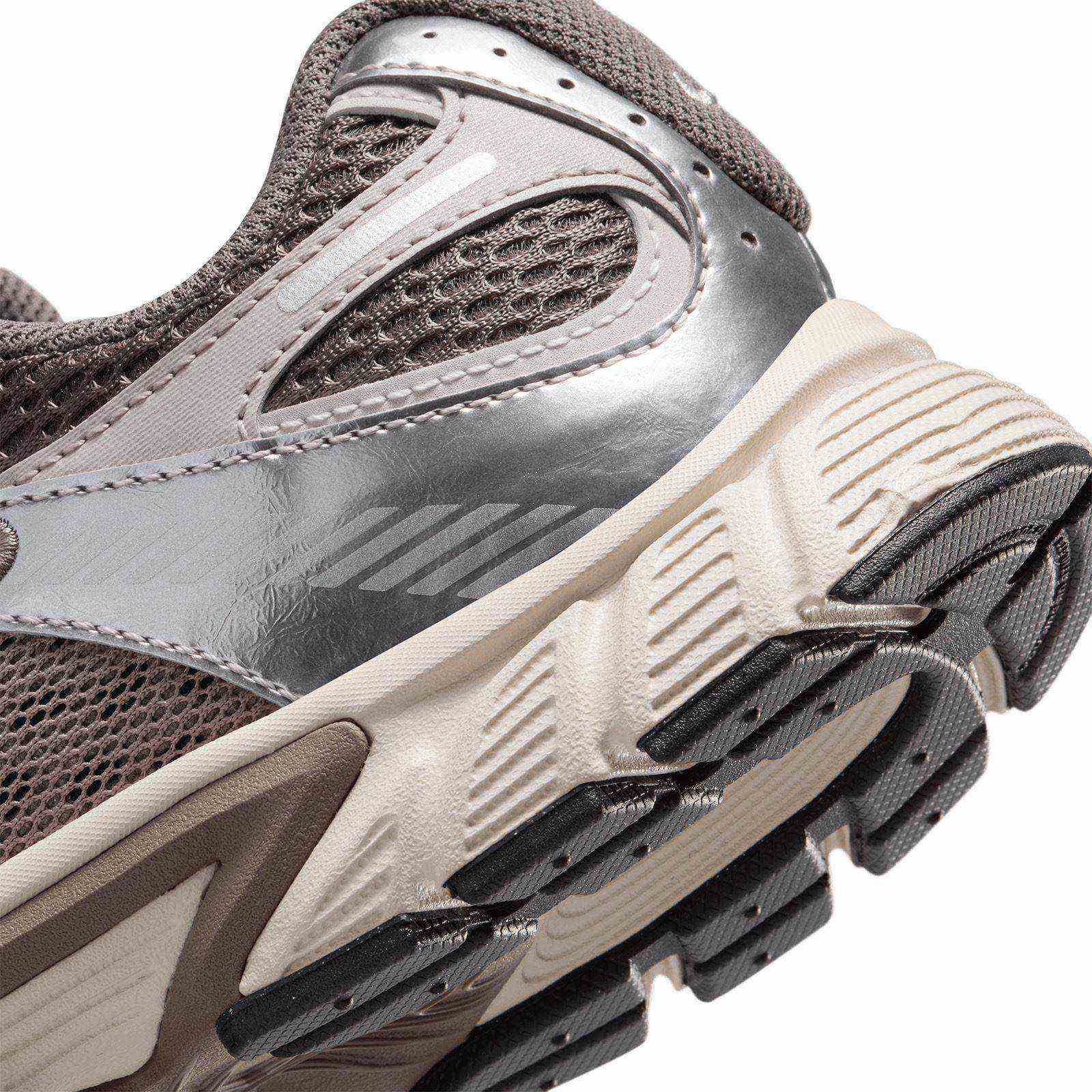 Nike V5 RNR Kids Shoes - Image 6