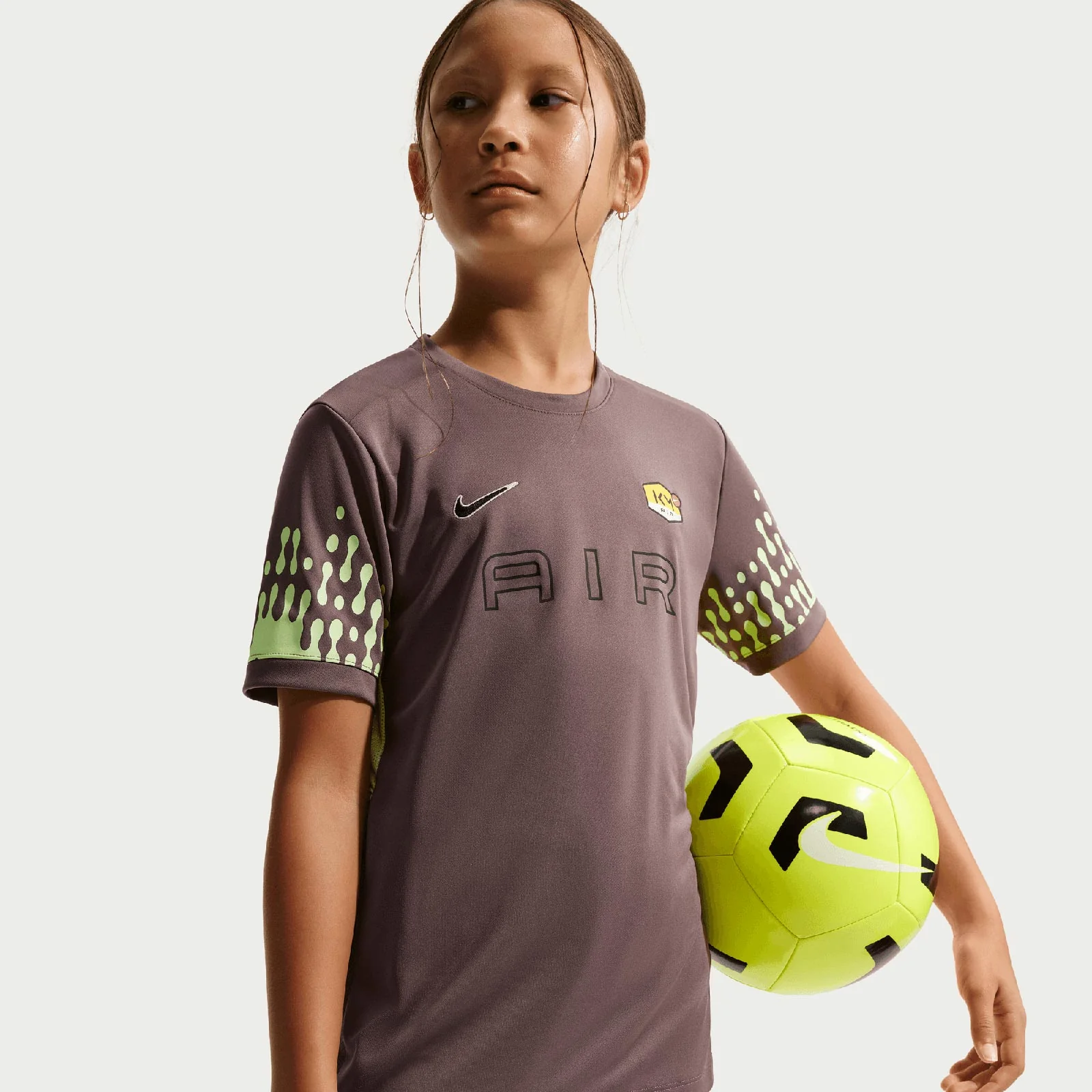 Nike Kylian Mbappé Academy Kids Dri-FIT Short-Sleeve Soccer Top - Image 4