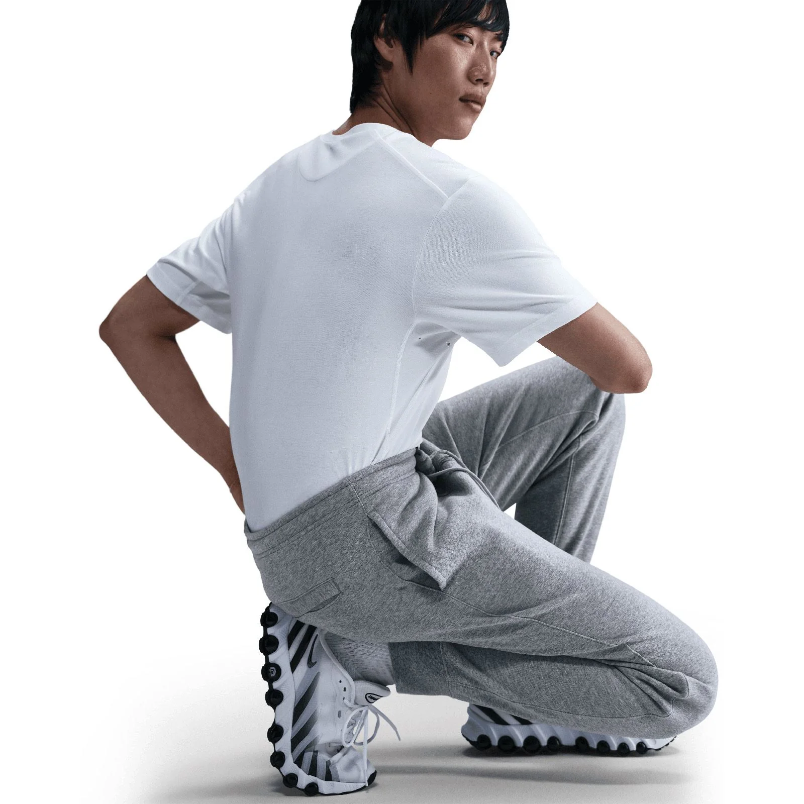 Nike Club Mens Joggers - Image 3