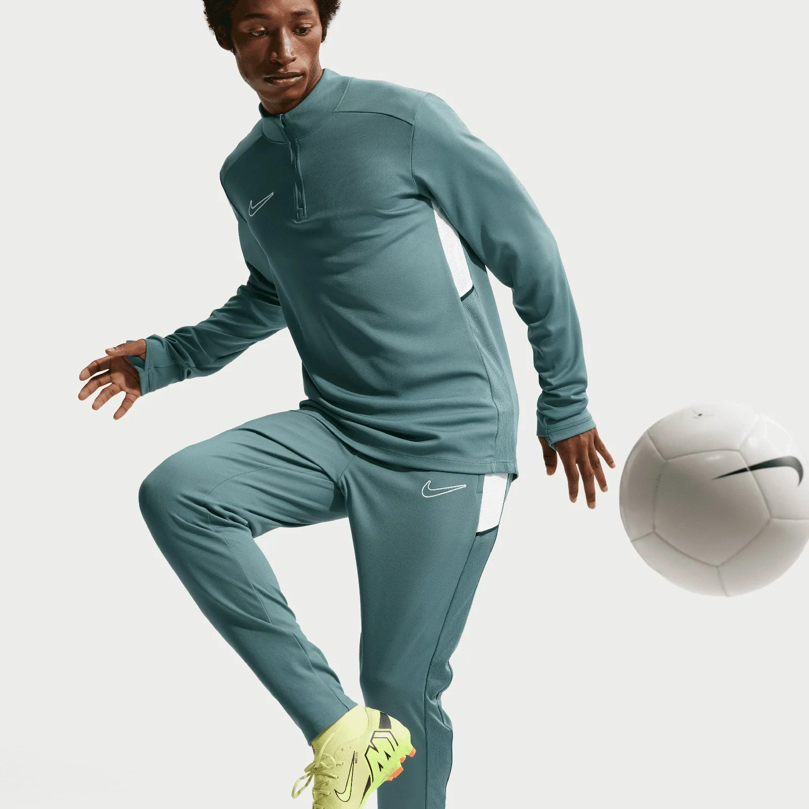 Nike Academy Mens Dri-FIT Soccer Pants - Image 4
