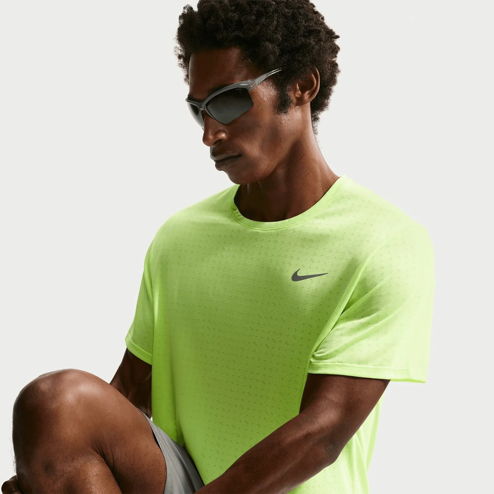 Nike Miler Breathe Mens Dri-FIT Short-Sleeve Running Top - Image 3