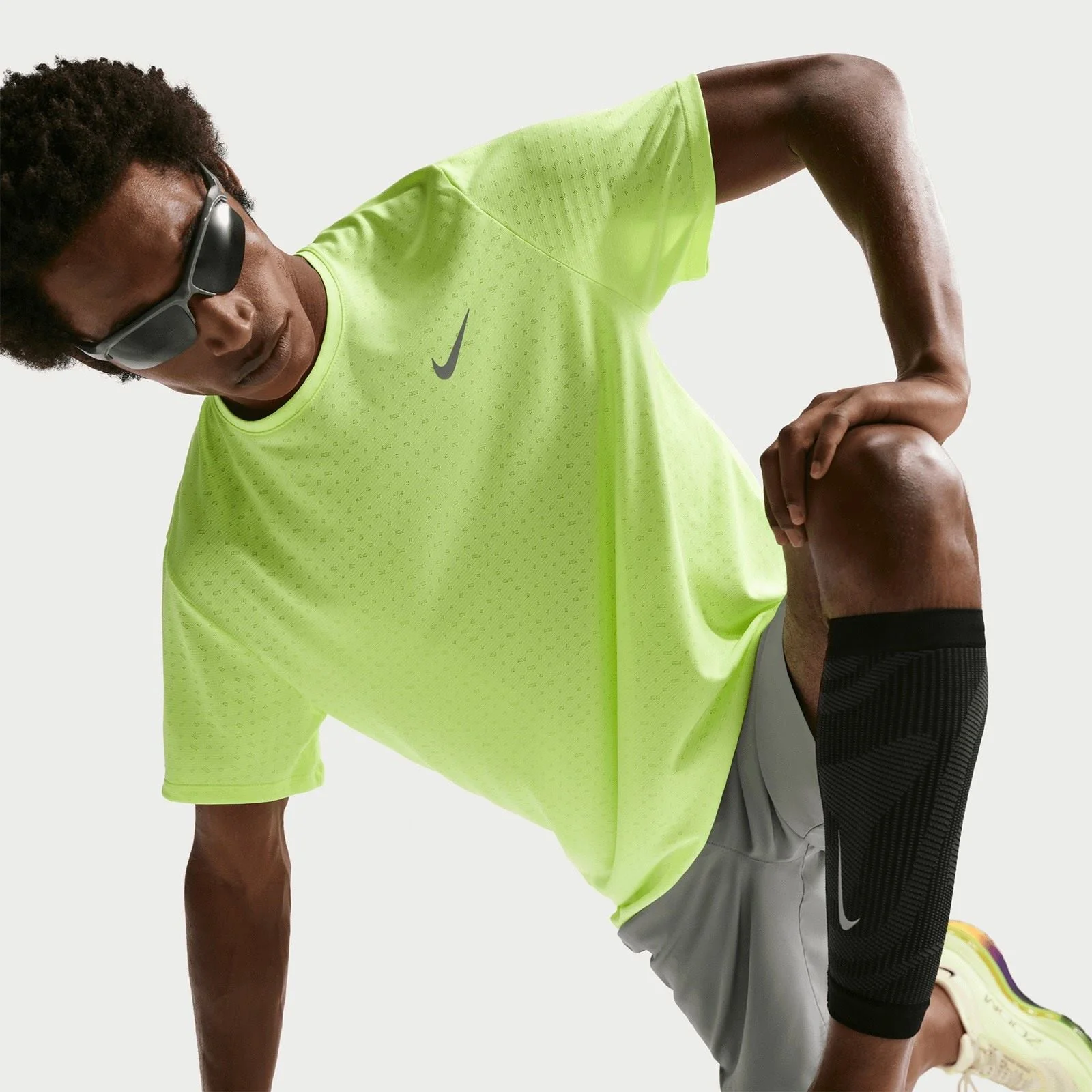 Nike Miler Breathe Mens Dri-FIT Short-Sleeve Running Top - Image 5