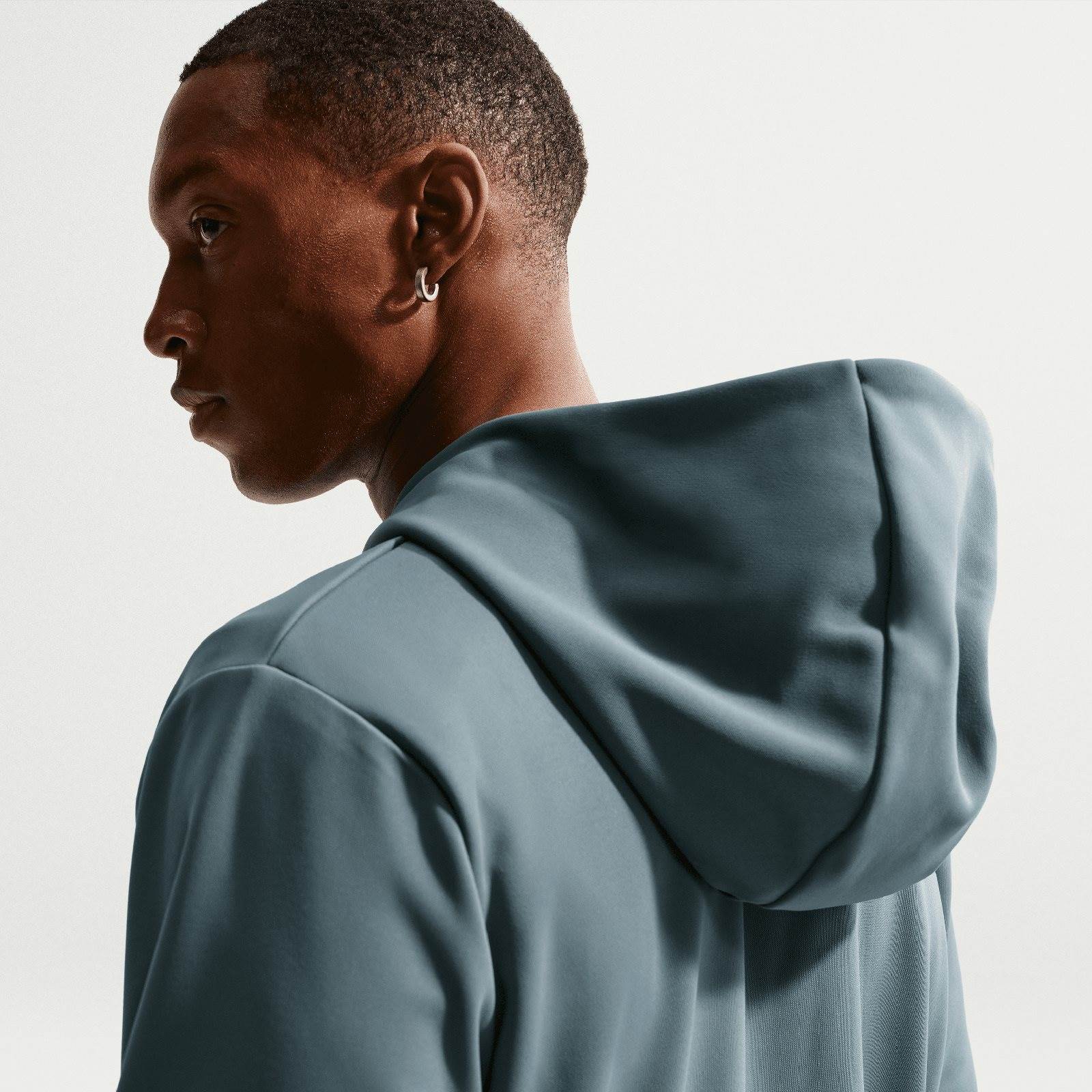 Nike Mens Hyverse Dri-FIT UV Fleece Pullover Hoodie - Image 4