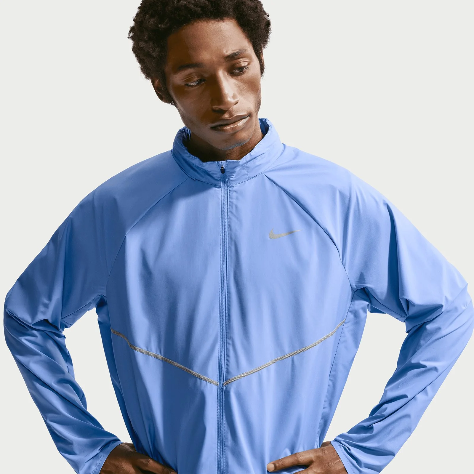 Nike Miler Mens UV Repel Running Jacket - Image 3